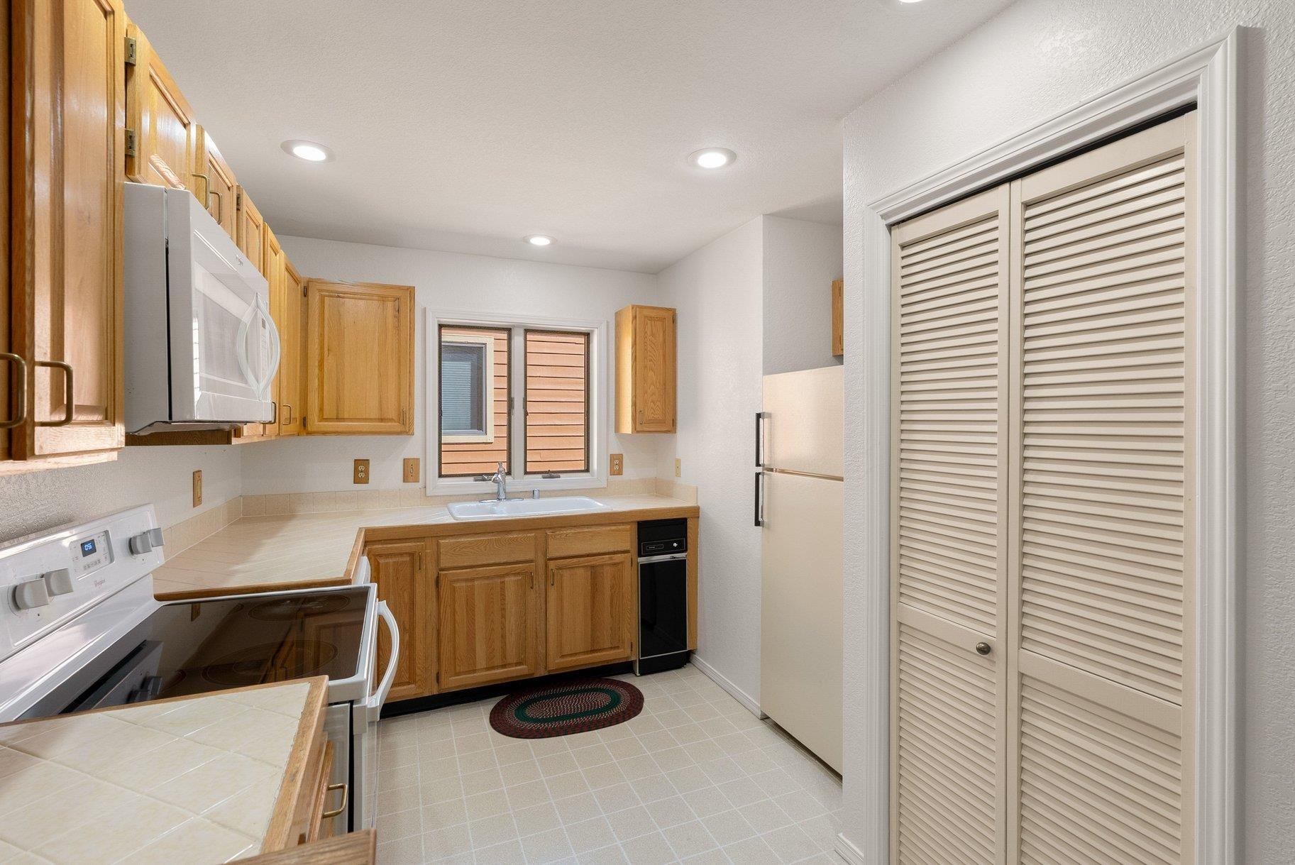 121 Village Boulevard #121