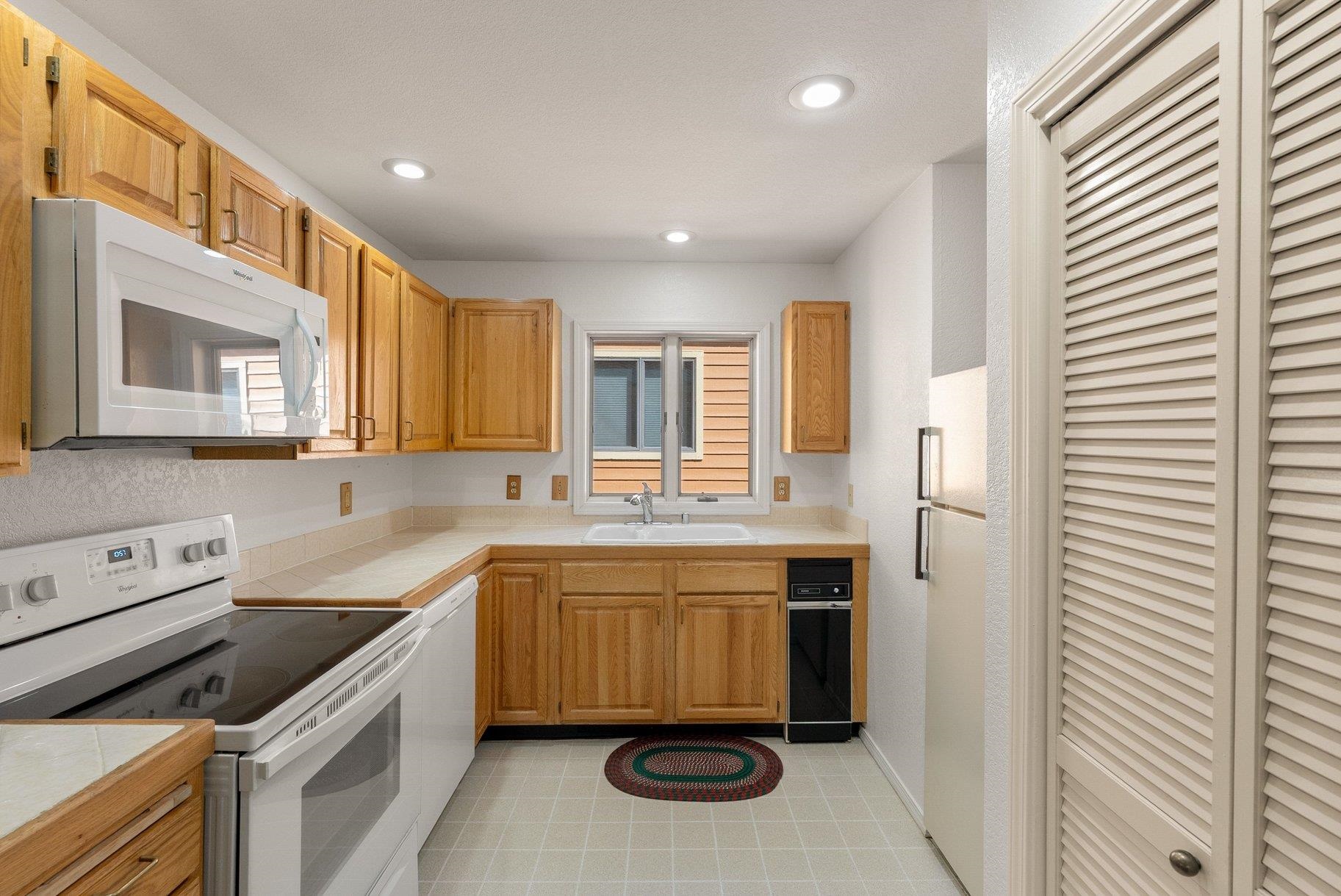 121 Village Boulevard #121