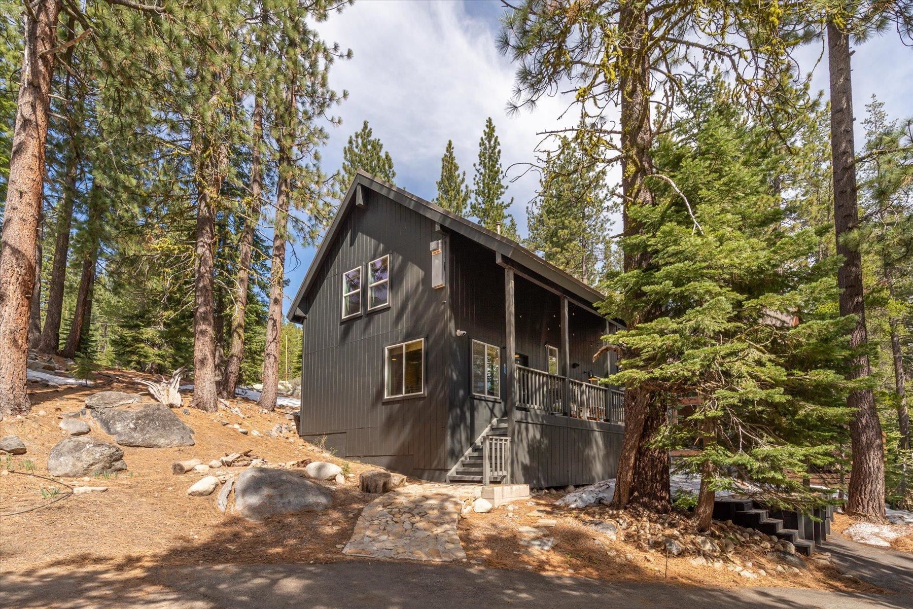 50638 Hemlock Court, Soda Springs, CA, 95728