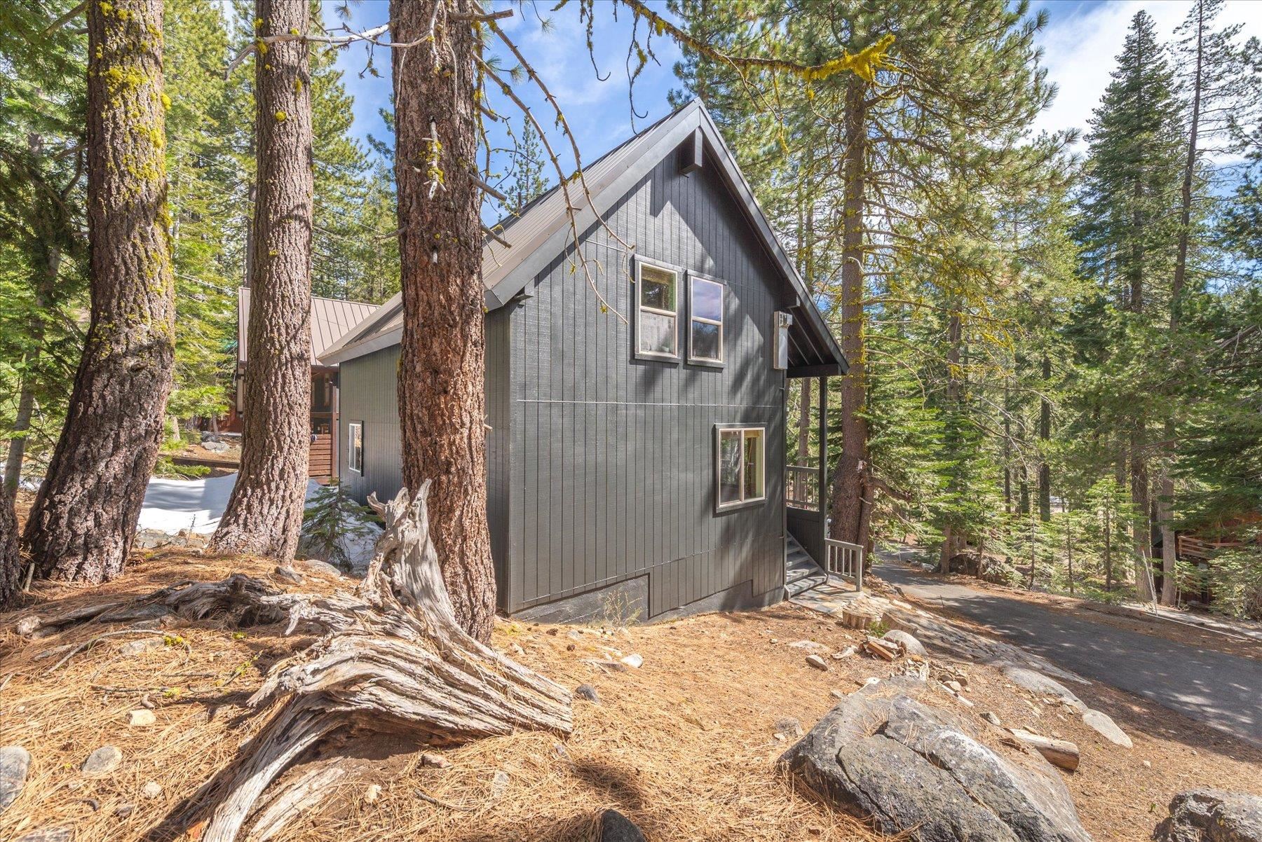 50638 Hemlock Court, Soda Springs, CA, 95728