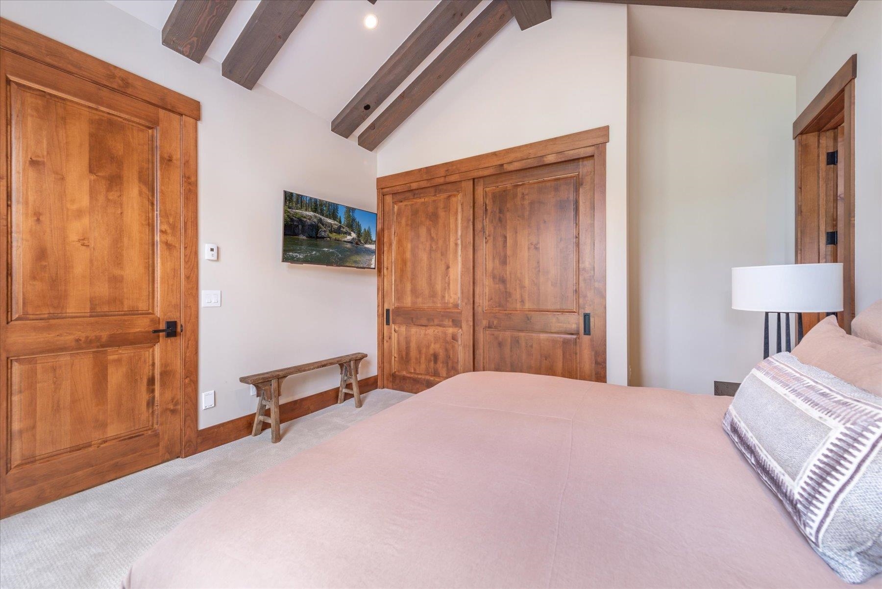 7705 Lahontan Drive, Truckee, CA, 96161