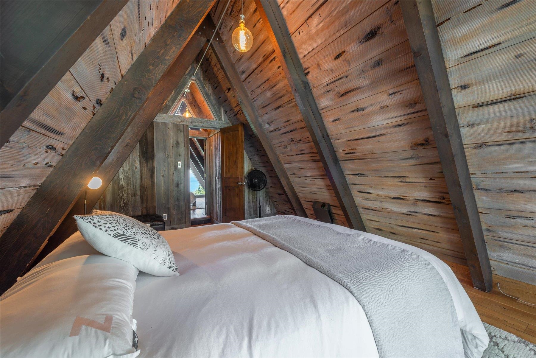 949 Skyline Drive, Tahoe City, CA, 96145-0000