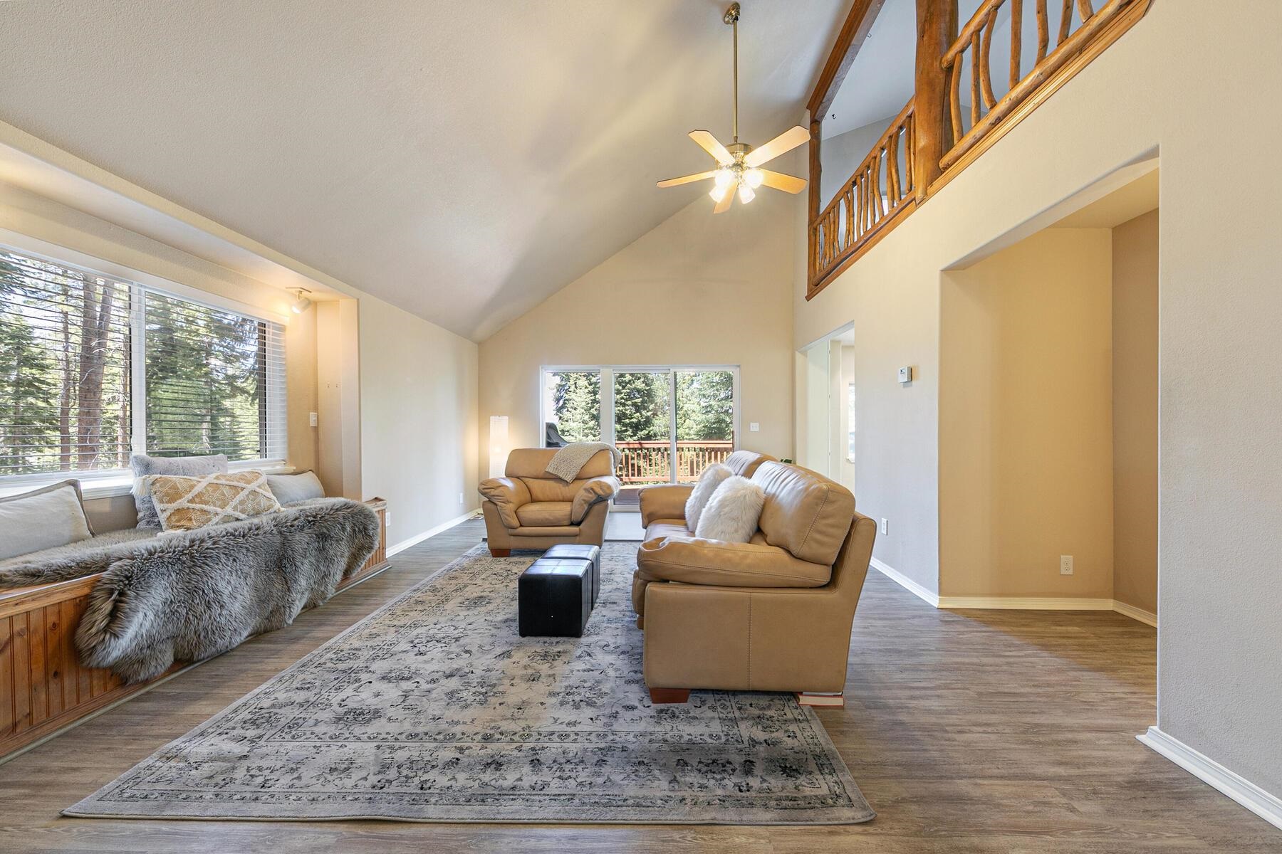 10880 Laurelwood Drive