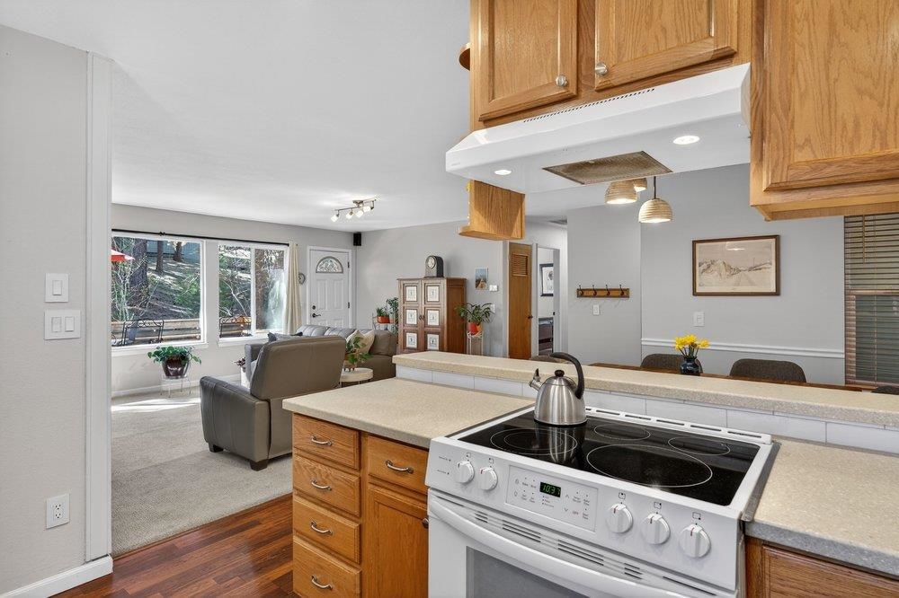 10303 White Fir Road, Truckee, CA, 96161