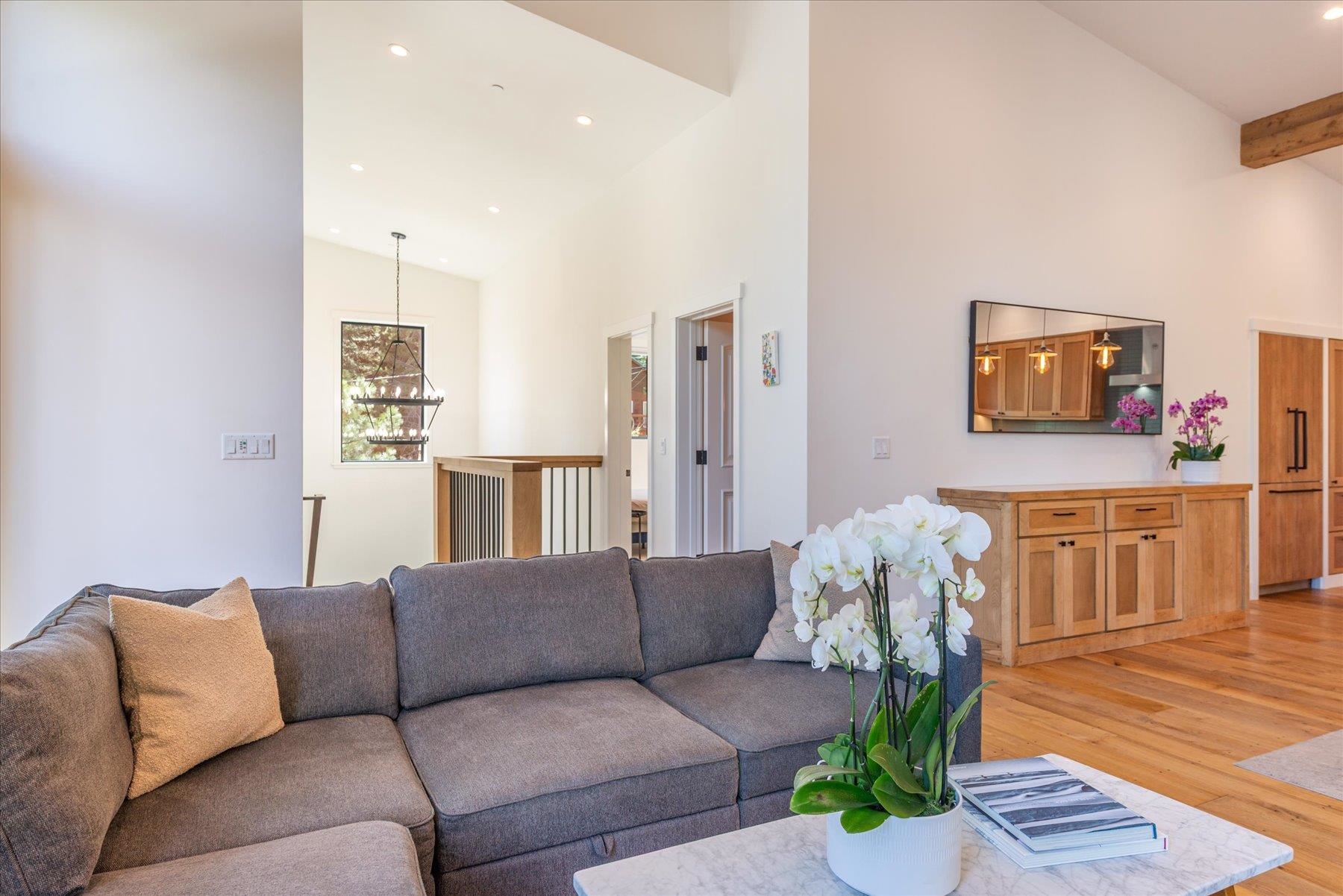 10947 Zermatt Drive, Truckee, CA, 96161