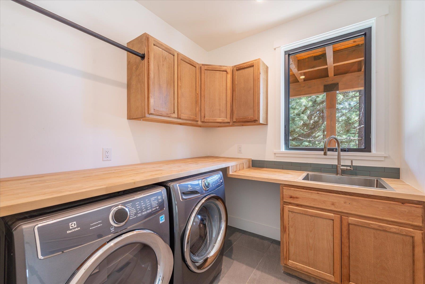 10947 Zermatt Drive, Truckee, CA, 96161