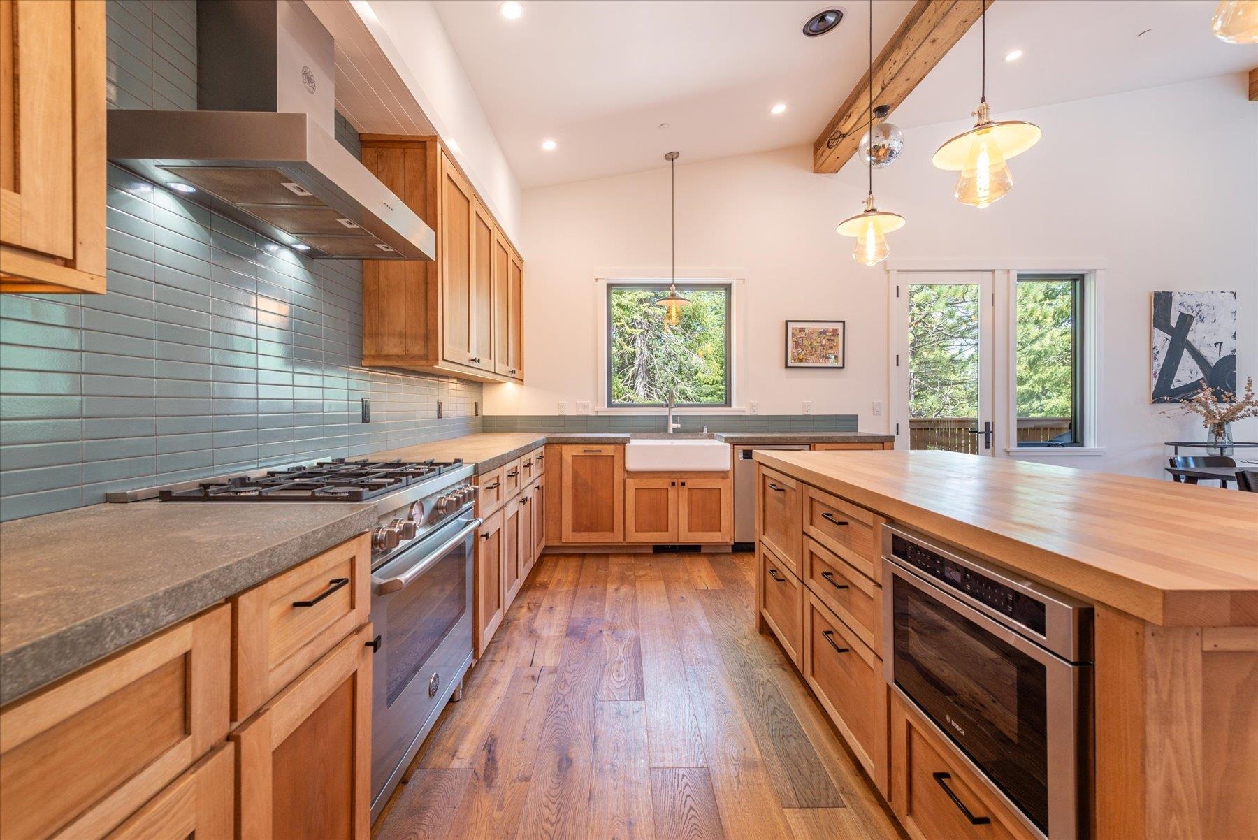 10947 Zermatt Drive, Truckee, CA, 96161