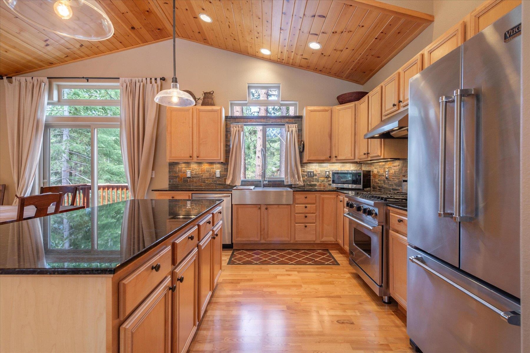 11975 Brookstone Drive, Truckee, CA, 96161