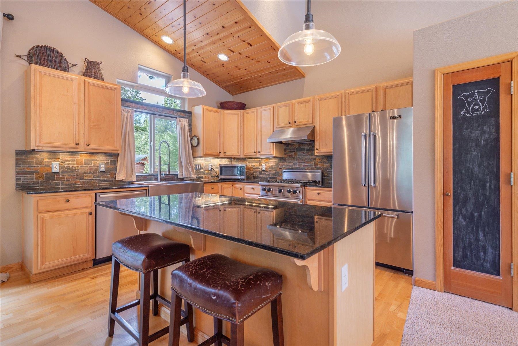 11975 Brookstone Drive, Truckee, CA, 96161