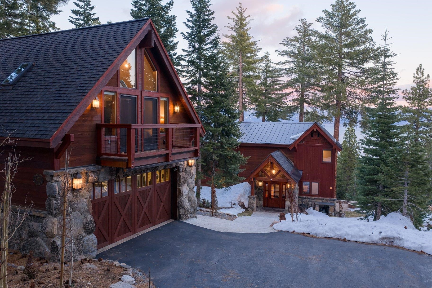 <p>Featured Listings</p>