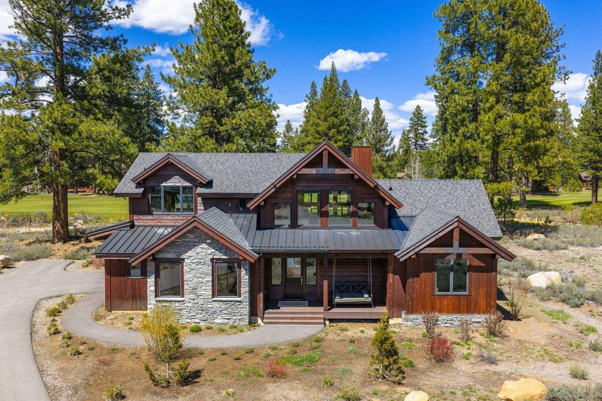 <p>Featured Listings</p>