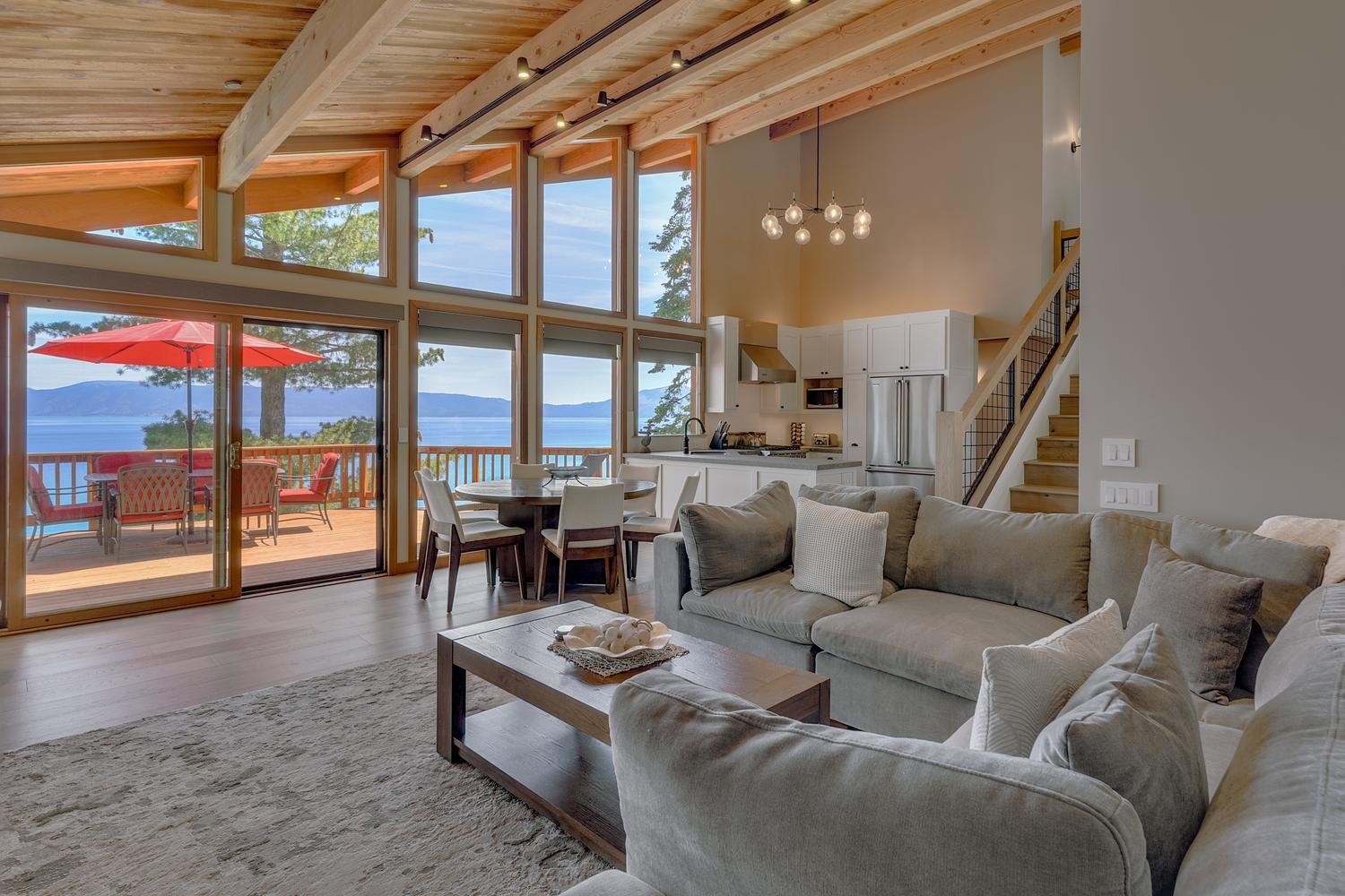 8781 Lakeside Drive