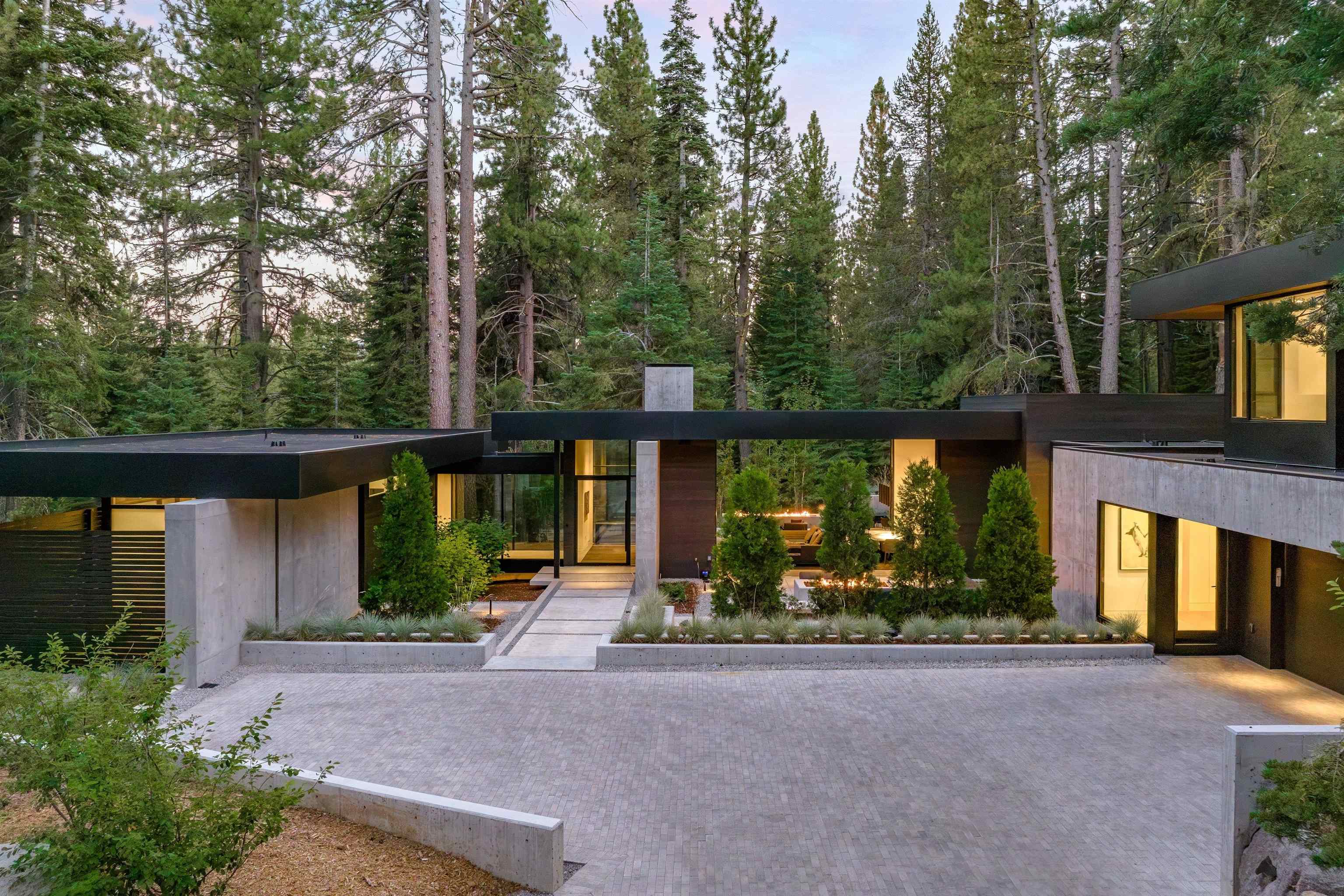 11817 Saddleback Drive