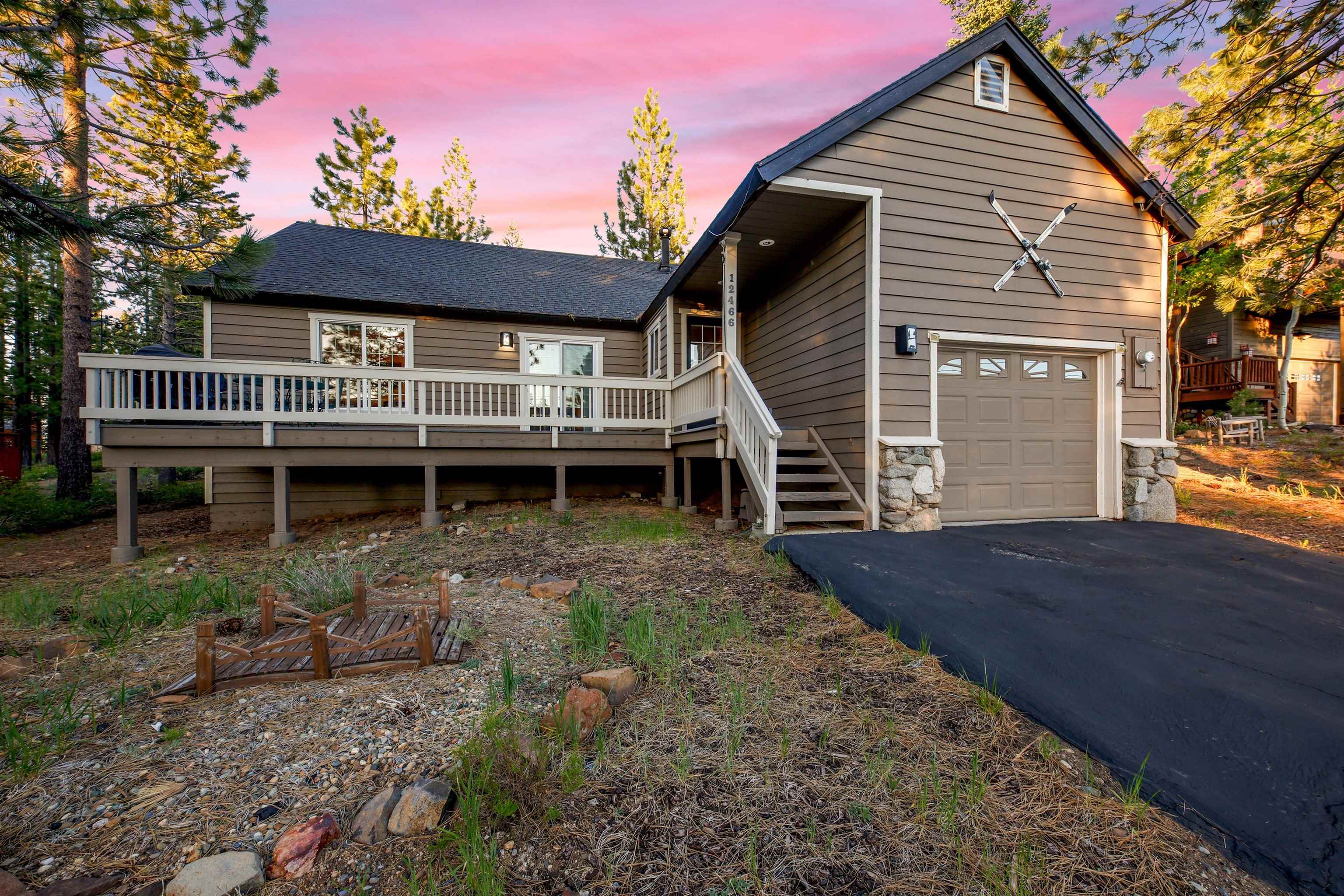 12466 Pinnacle Loop