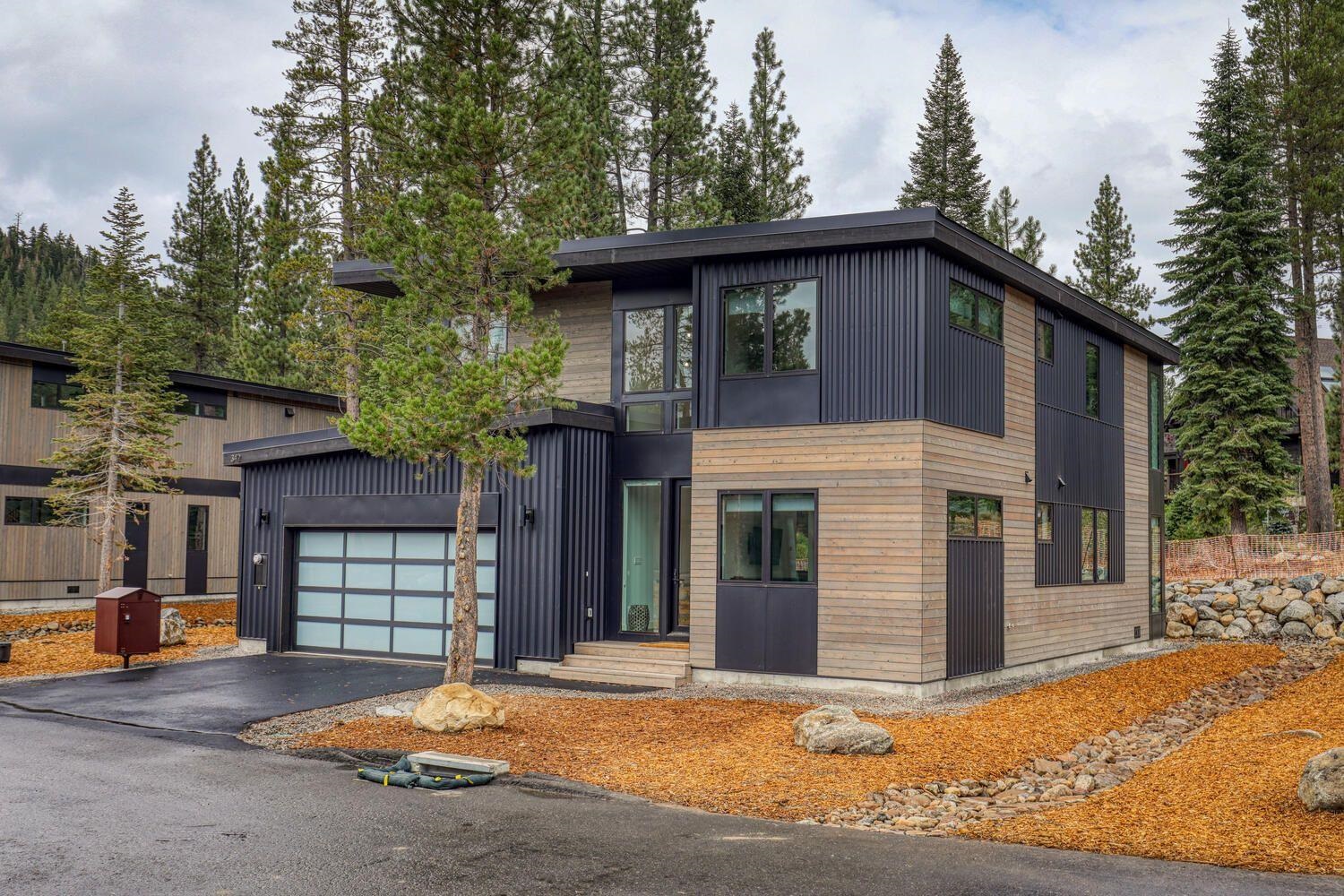 342 Palisades Circle