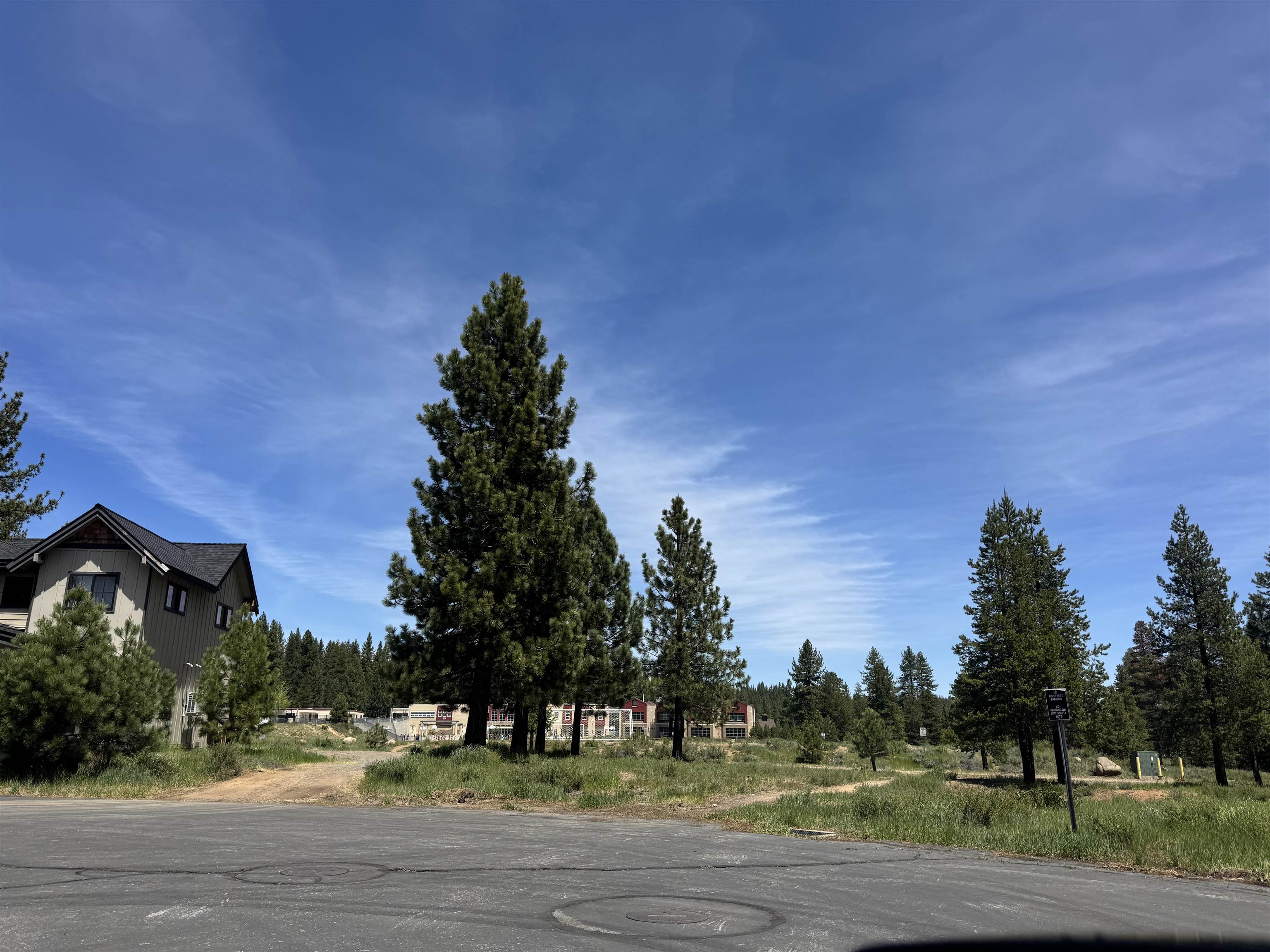 11372 Saddleback Drive