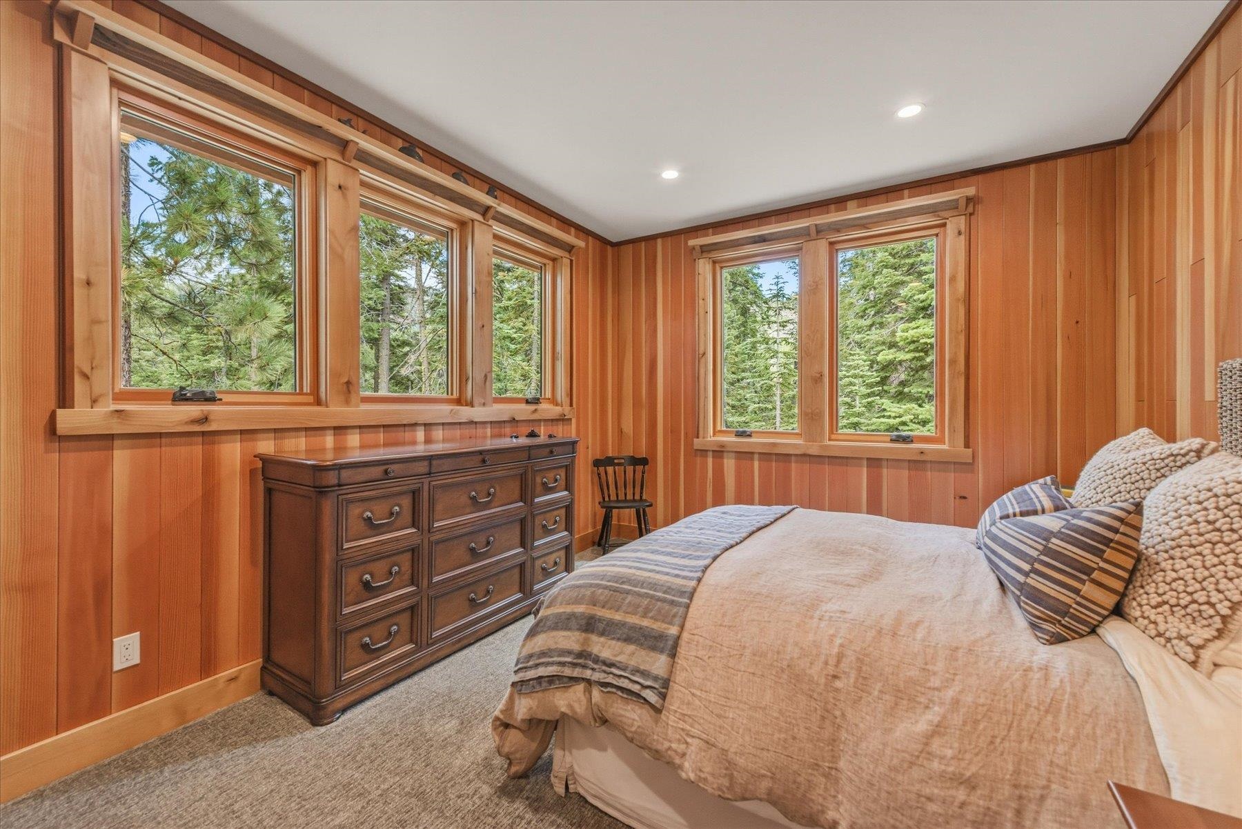 850 Sunny Drive