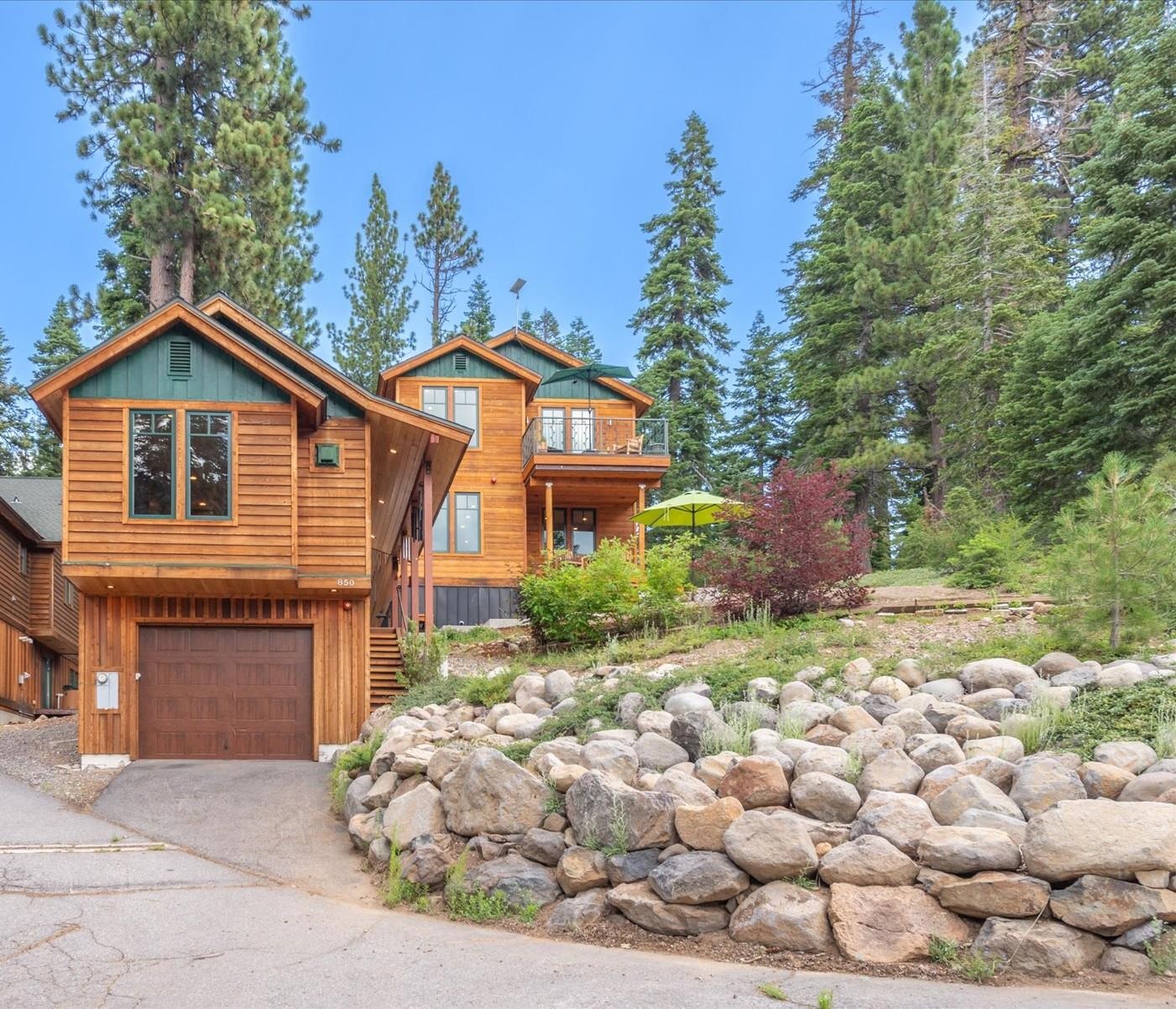 850 Sunny Drive