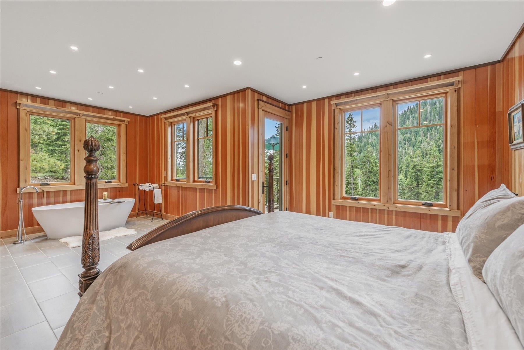 850 Sunny Drive