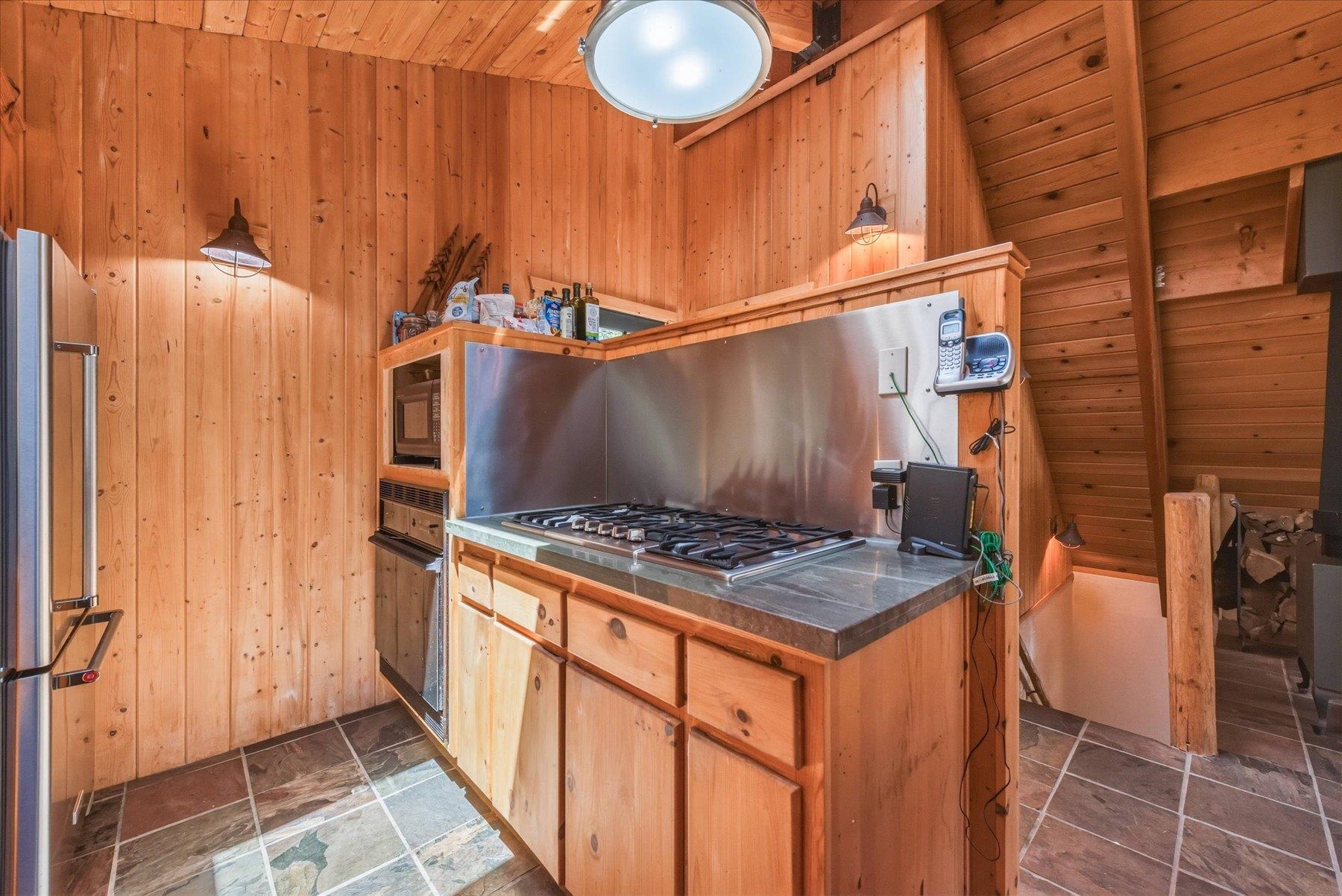 8975 Glen Drive