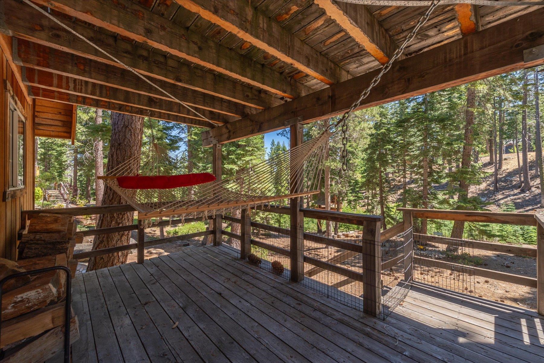 8975 Glen Drive
