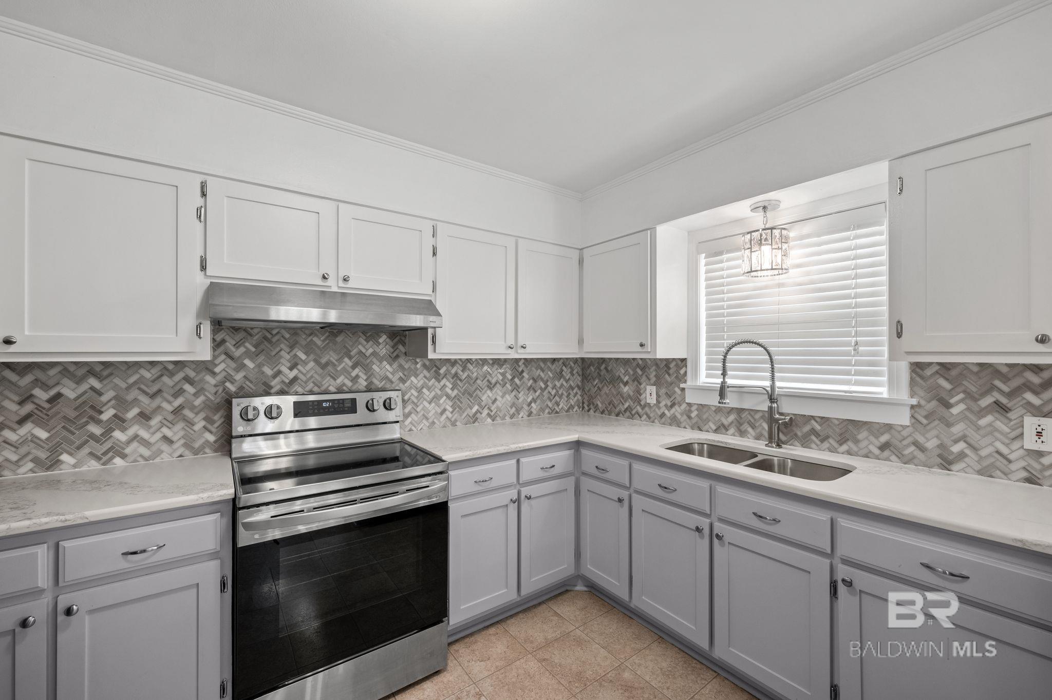 Spanish Fort, AL, 36527