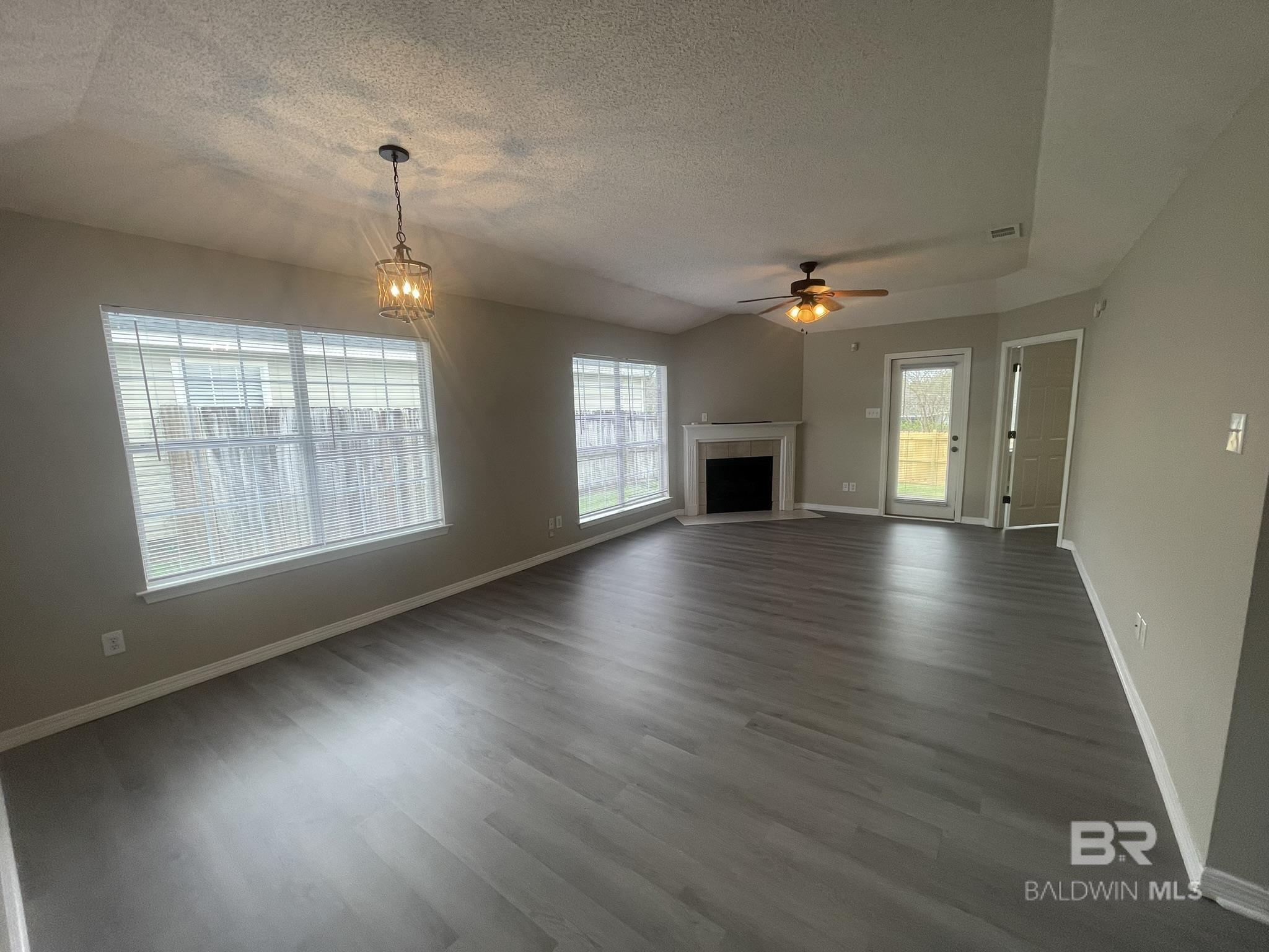 https://zimg.paragon.ice.com/ParagonImages/Property/PG/BCAR/378422/2/0/0/ab6d0cd5071830e06ae0c69a2f3b9e2e/7/0905276fd34a3d8beb9744c1e38b754b/378422-a7c91d50-8a4e-4b16-814b-ef1f3362ed77.JPG