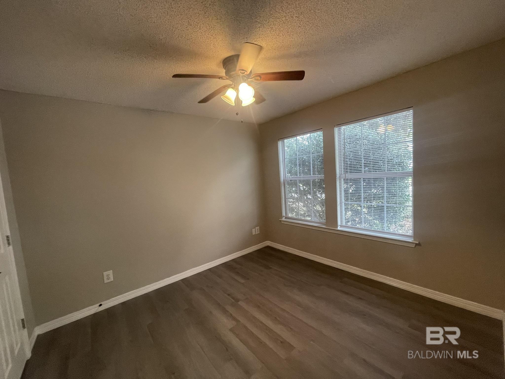 https://zimg.paragon.ice.com/ParagonImages/Property/PG/BCAR/378422/7/0/0/773b00e29b6583fecd89f622de9c09cd/7/0905276fd34a3d8beb9744c1e38b754b/378422-0ce015ec-92d4-4df6-b2ee-ba5cc0b956a8.JPG