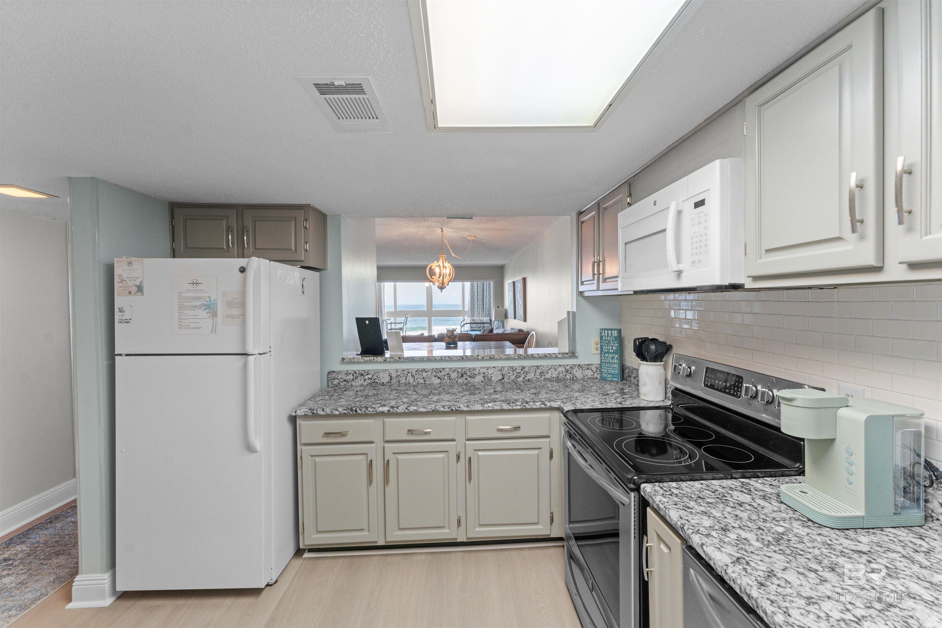 https://zimg.paragon.ice.com/ParagonImages/Property/PG/BCAR/383524/3/0/0/22b6cdf78eb7a503af89c0c14e475cd9/7/0144b3348809395ab41fabed9113feec/383524-e0ccee90-a7ed-42a0-a2e6-21ff7ff16083.JPG
