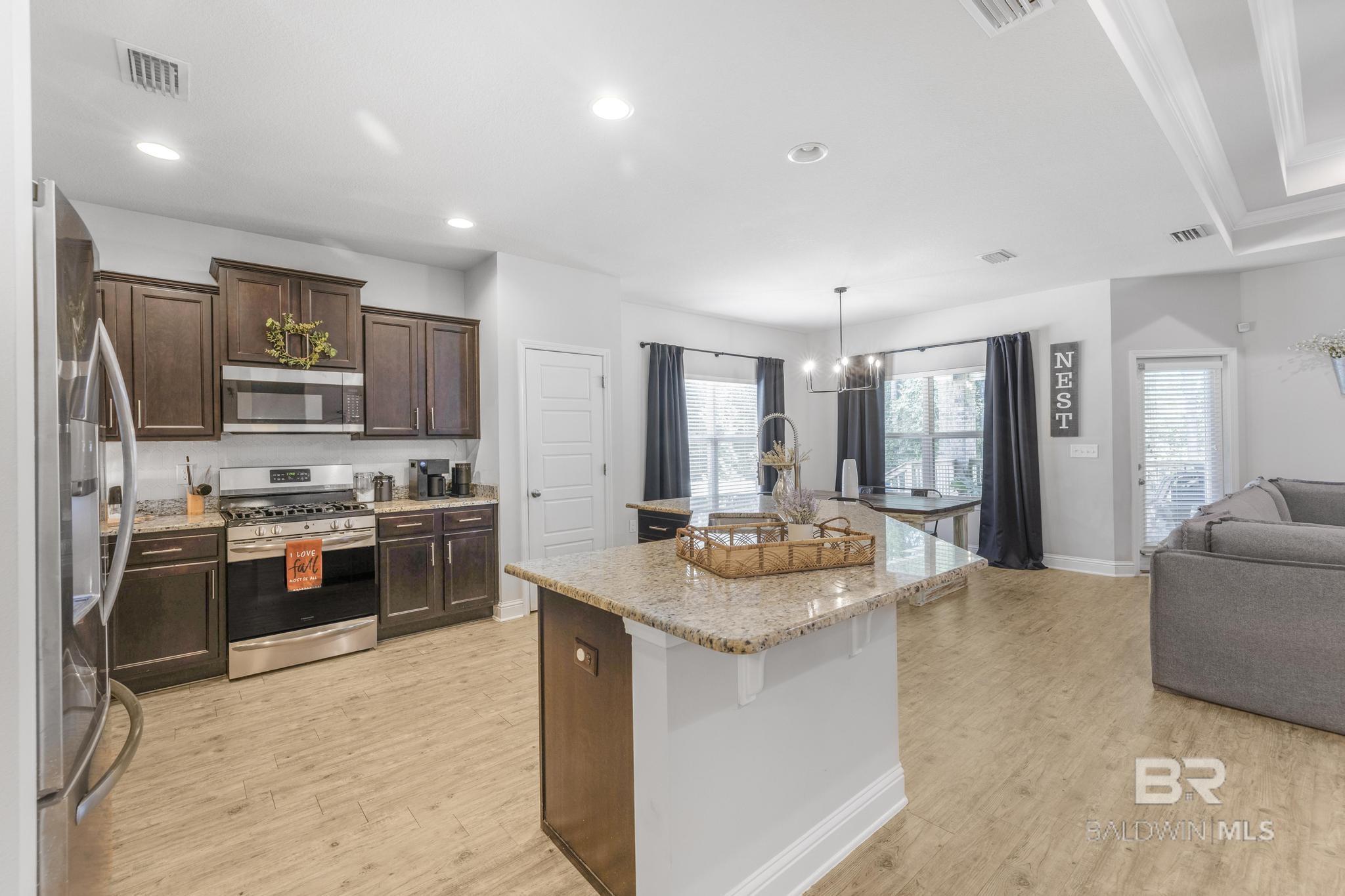 Spanish Fort, AL, 36527