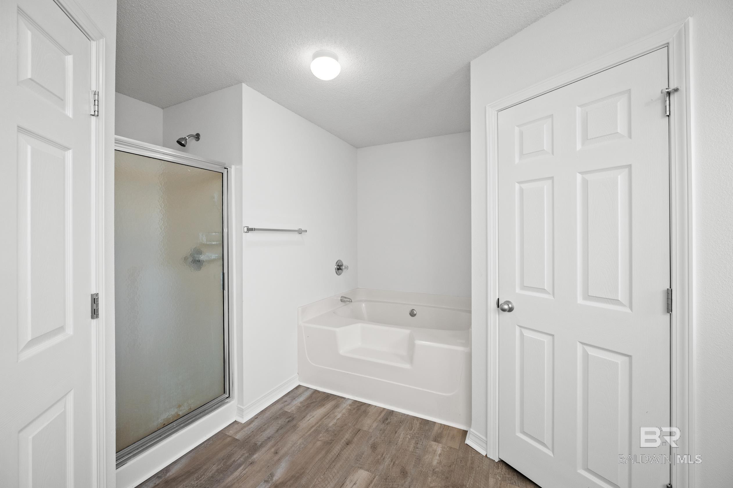 https://zimg.paragon.ice.com/ParagonImages/Property/PG/BCAR/385819/17/0/0/8b846bc53887edfeb81d3ad0cf7d7cde/7/3dd77bde6bfbacfb2315bf85d06e55c2/385819-fcd436c3-5940-4b49-bb96-85a9efe49c5d.JPG