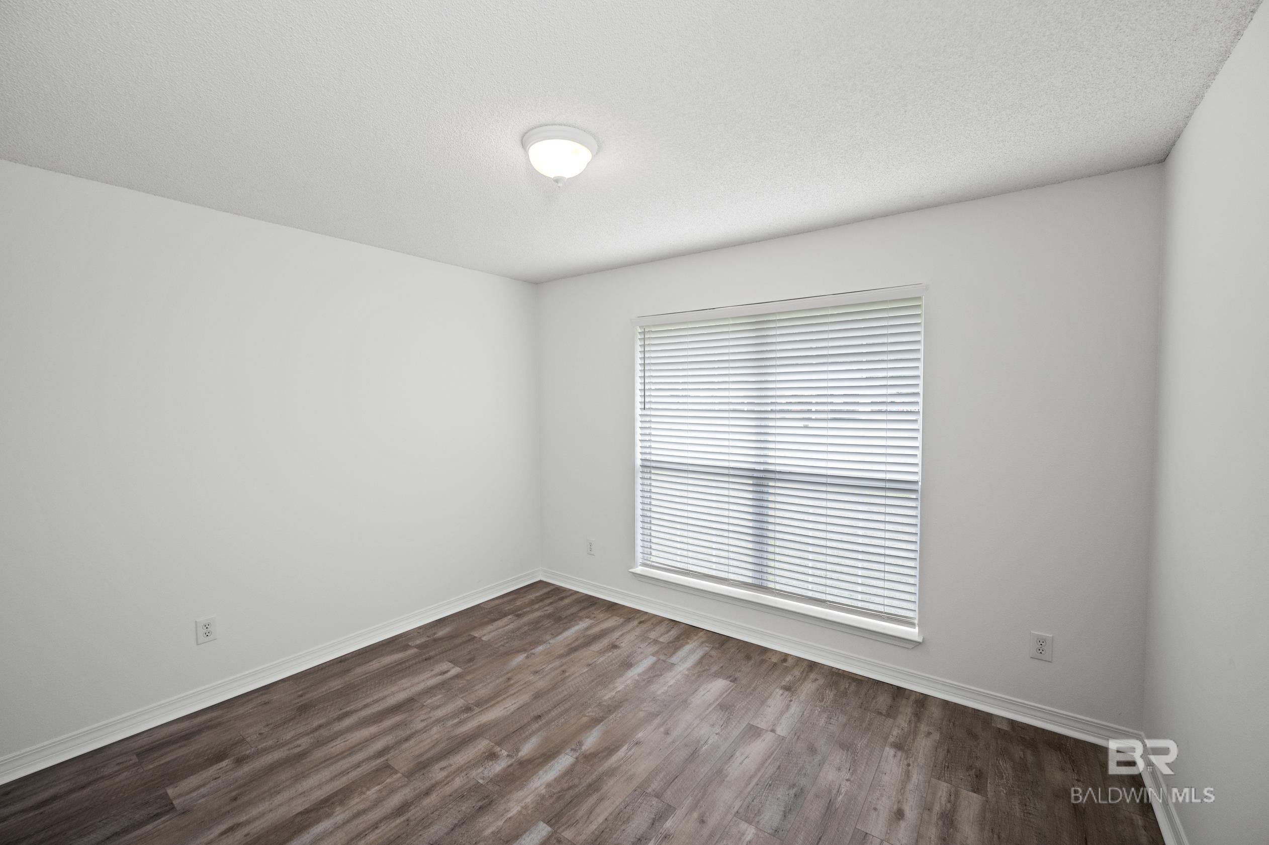 https://zimg.paragon.ice.com/ParagonImages/Property/PG/BCAR/385819/18/0/0/a7a748644da050c2812dd1224402b5d3/7/3dd77bde6bfbacfb2315bf85d06e55c2/385819-b04b917c-3932-4cd2-9113-c3c8e578aac9.JPG