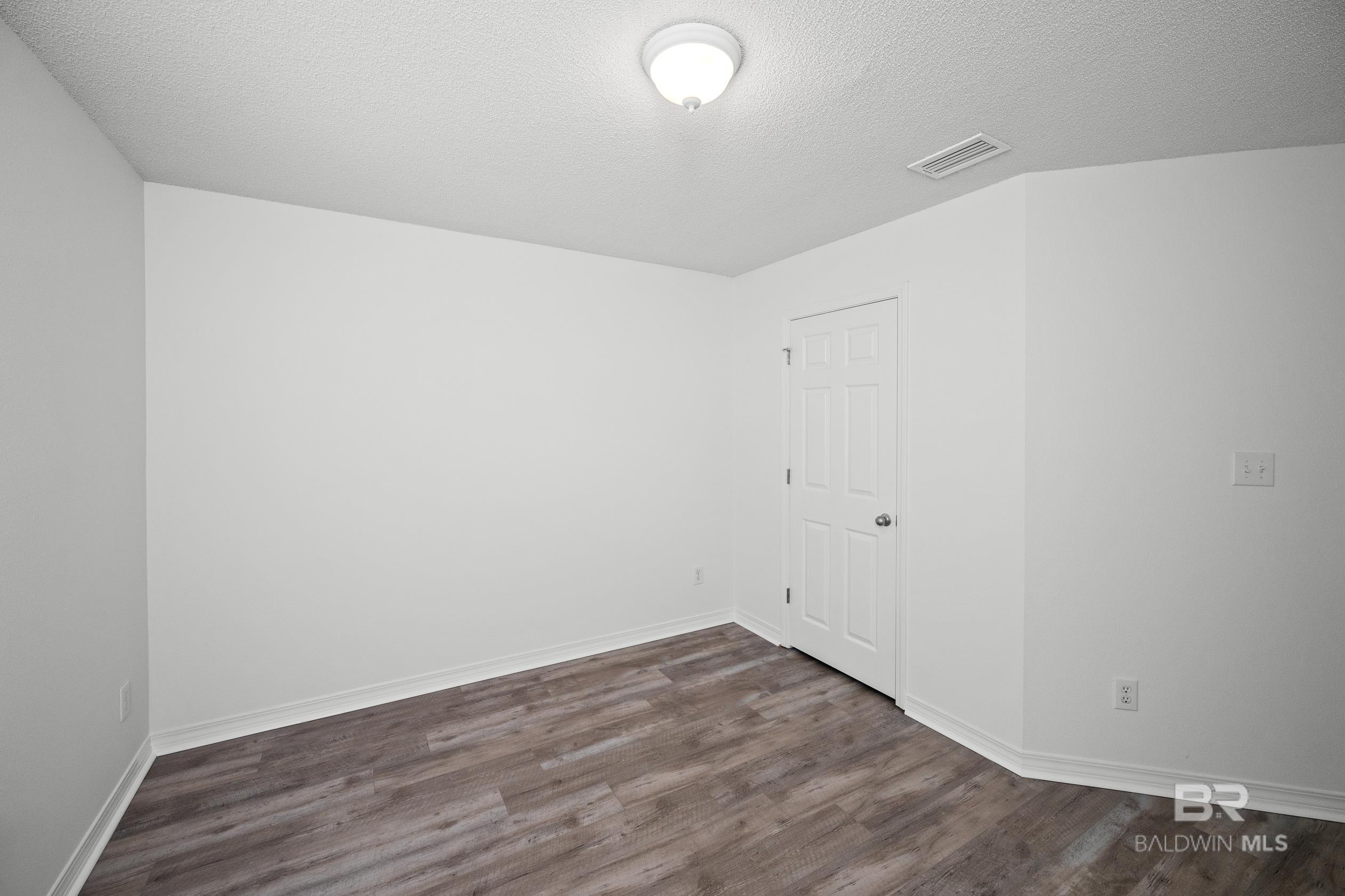 https://zimg.paragon.ice.com/ParagonImages/Property/PG/BCAR/385819/22/0/0/d91a721c8f0a95b794d0437249a0ca4d/7/3dd77bde6bfbacfb2315bf85d06e55c2/385819-1bdc4f22-e755-4854-9a4f-4406b4b0fda4.JPG