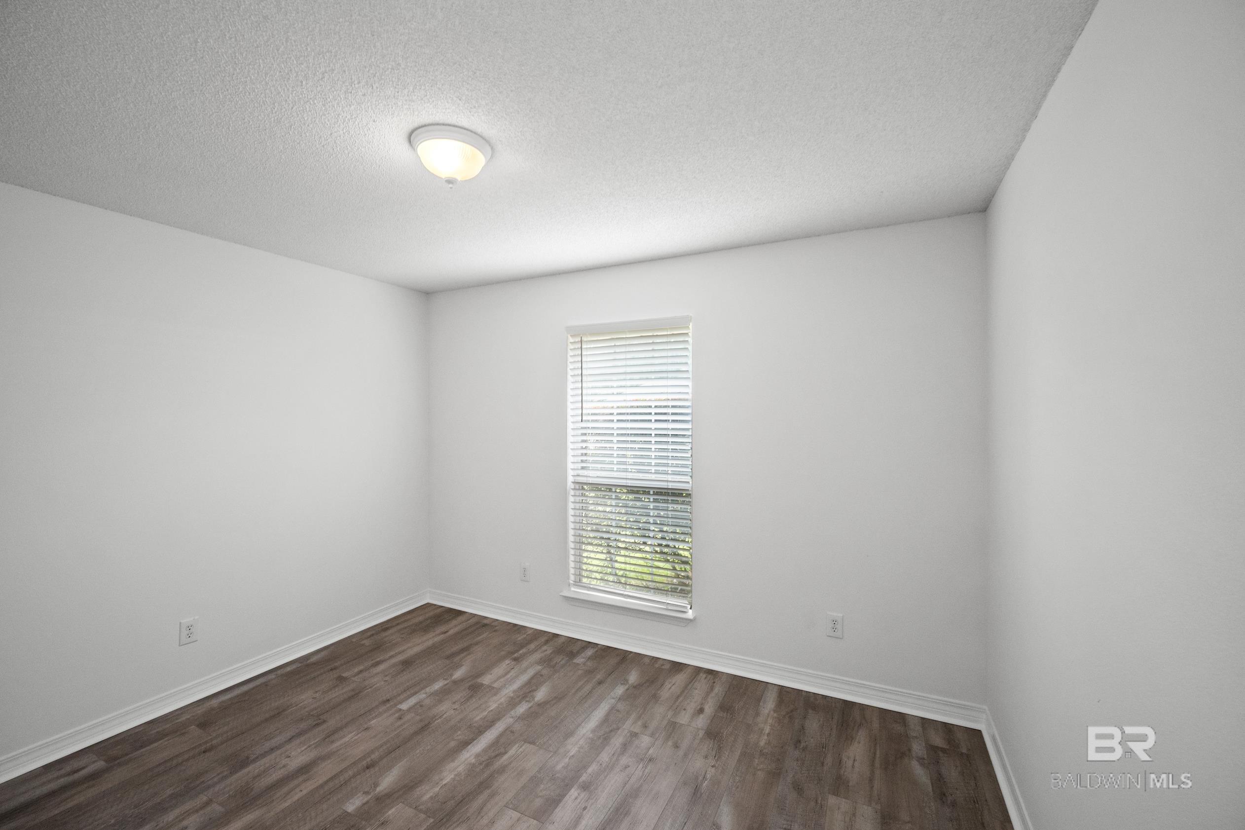https://zimg.paragon.ice.com/ParagonImages/Property/PG/BCAR/385819/23/0/0/e1ada5b4652fb20430f3006c725e6d1d/7/3dd77bde6bfbacfb2315bf85d06e55c2/385819-4905e372-a2bf-4c04-9c53-dc6df6a59e9c.JPG
