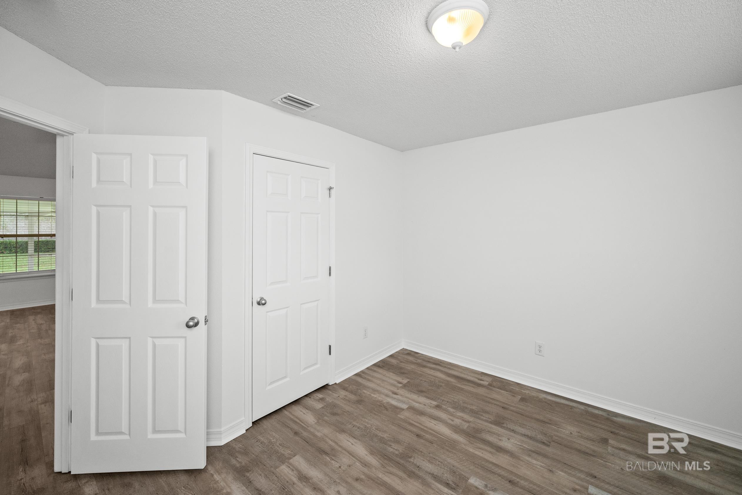 https://zimg.paragon.ice.com/ParagonImages/Property/PG/BCAR/385819/24/0/0/8e9fe406d95cb5b21b0bae7b0d55204e/7/3dd77bde6bfbacfb2315bf85d06e55c2/385819-fdaccb09-7e5b-401c-b239-9a0a39a6b3ae.JPG