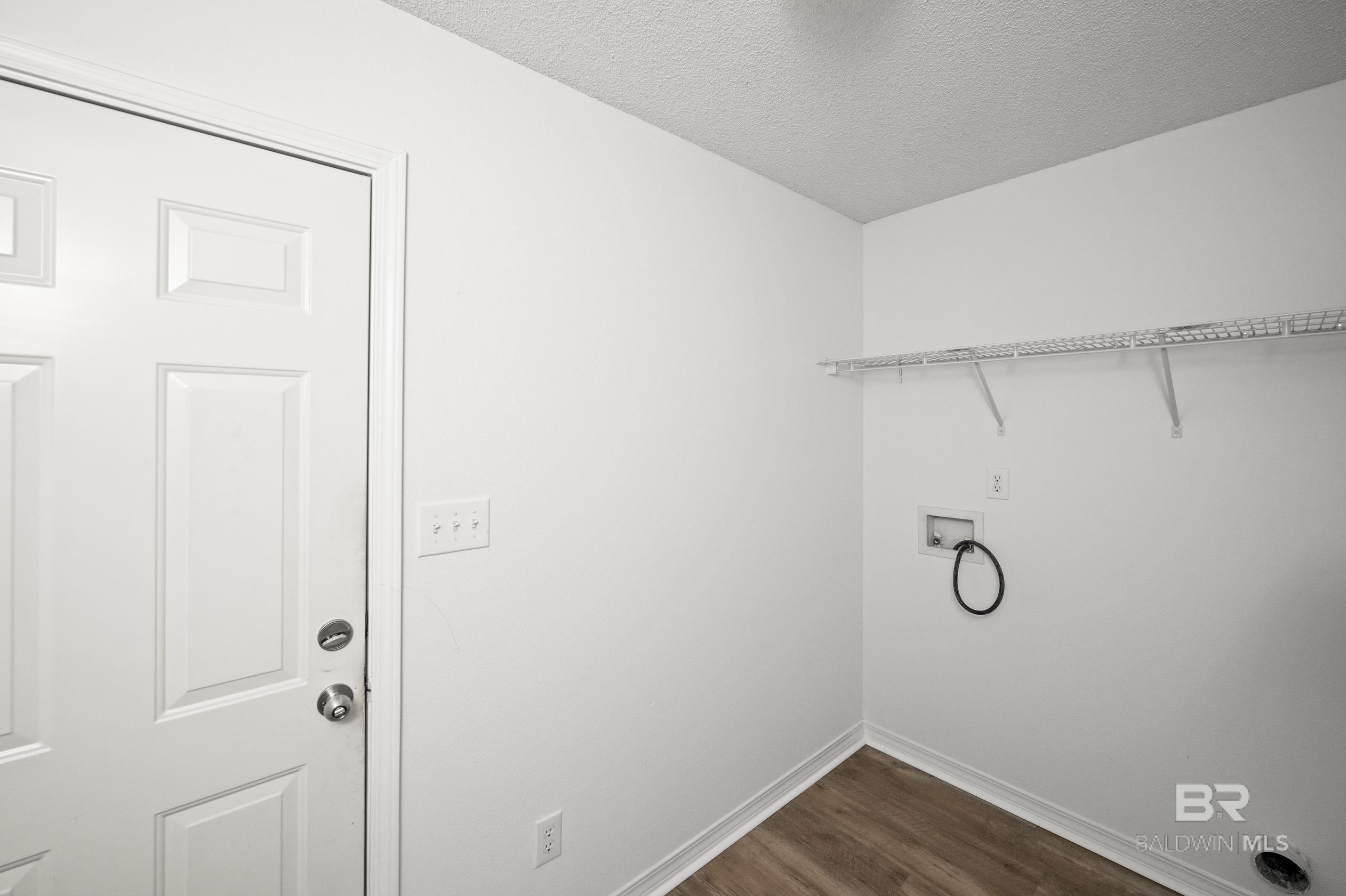 https://zimg.paragon.ice.com/ParagonImages/Property/PG/BCAR/385819/25/0/0/9992bc75d437e94b2872b971079138a7/7/3dd77bde6bfbacfb2315bf85d06e55c2/385819-fa7cb7bb-e658-4fc0-a396-766988ed64b2.JPG
