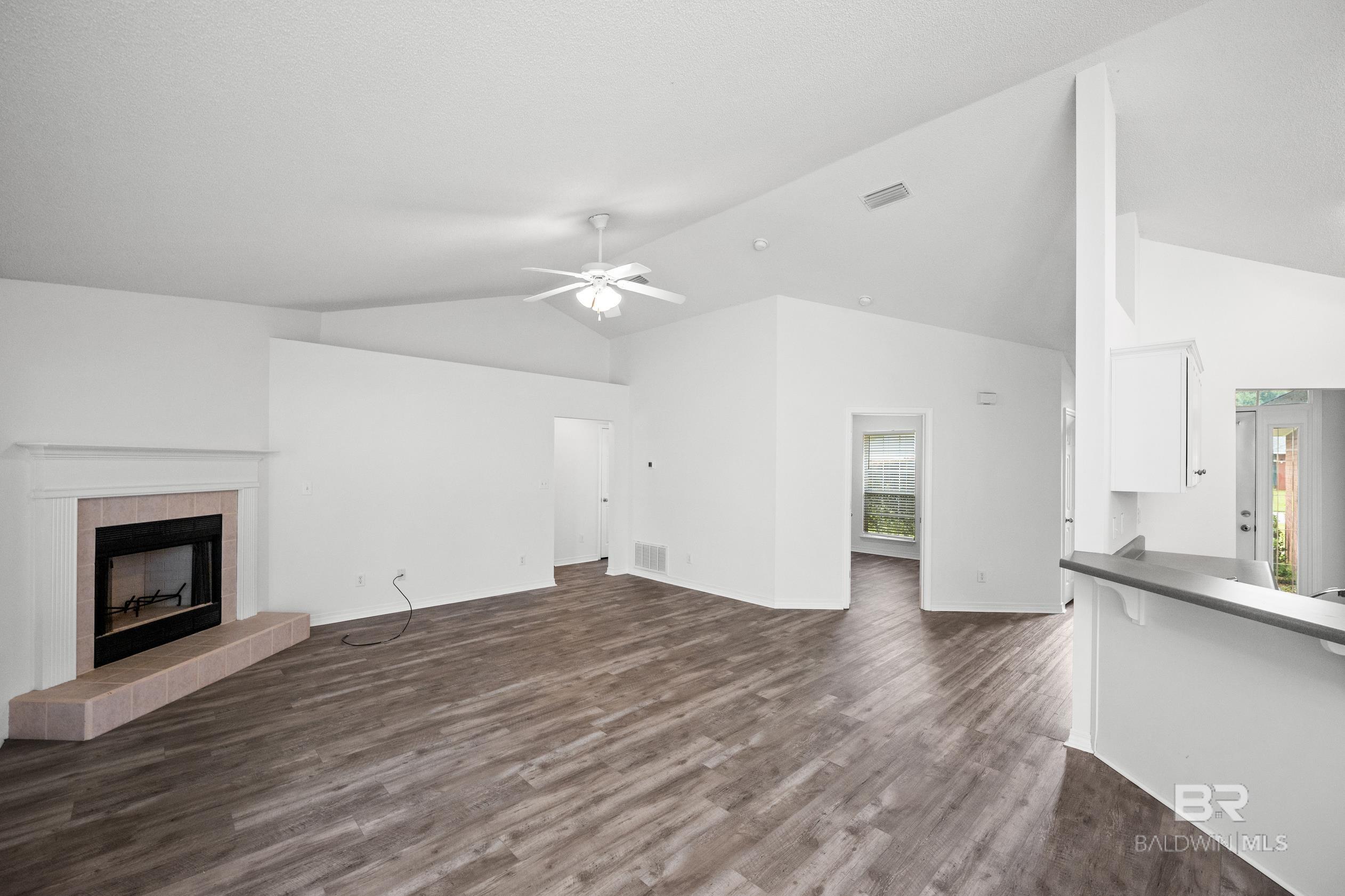 https://zimg.paragon.ice.com/ParagonImages/Property/PG/BCAR/385819/4/0/0/4a7ae2e3852deab0646a88b4f03df584/7/3dd77bde6bfbacfb2315bf85d06e55c2/385819-65f72a18-7d96-465b-918e-6cc4cc12cc7f.JPG