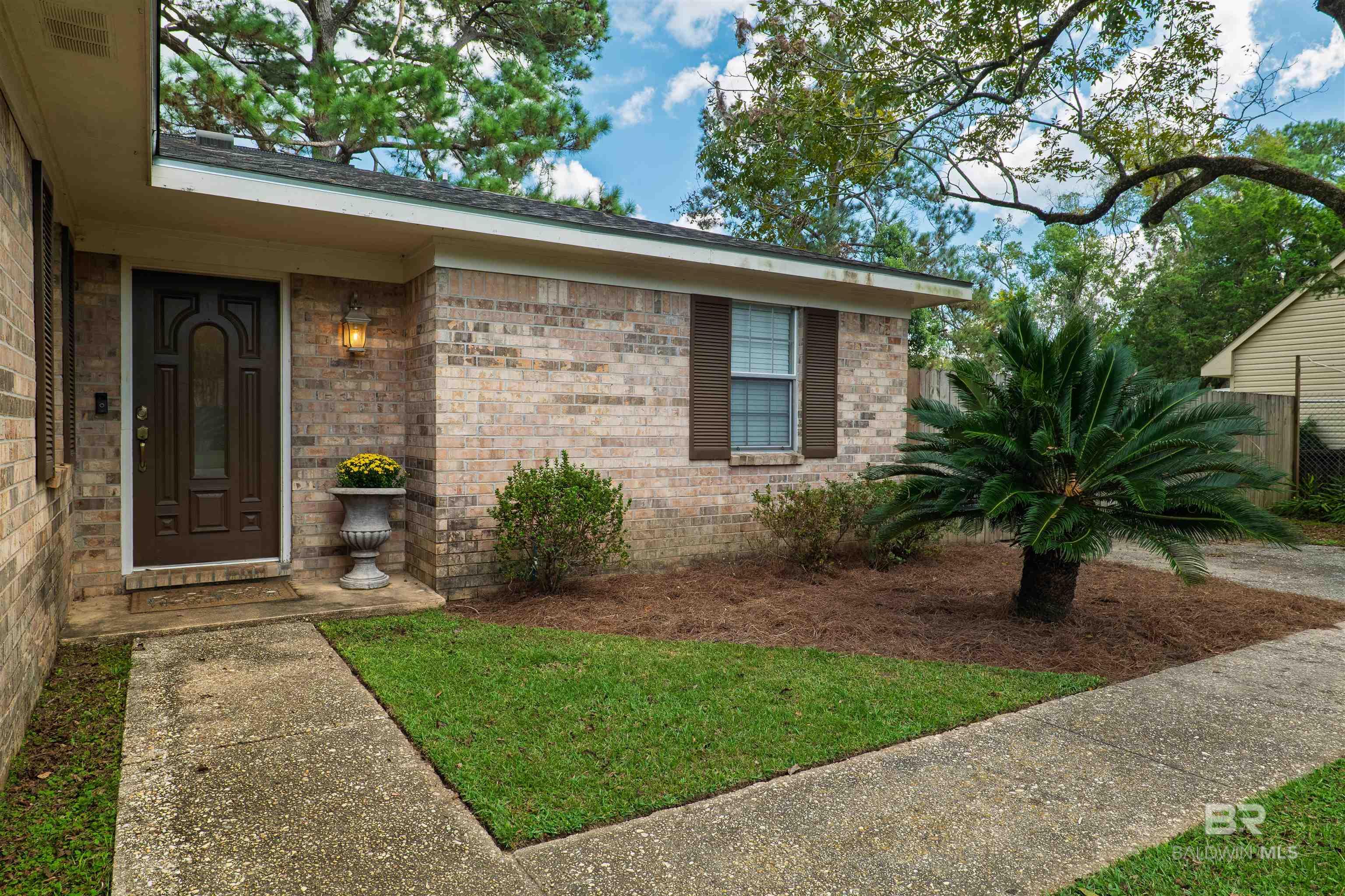 Homes for sale in Fairhope, AL | 210 Jeff Davis Street, Fairhope, AL 36532 | MLS# 385966