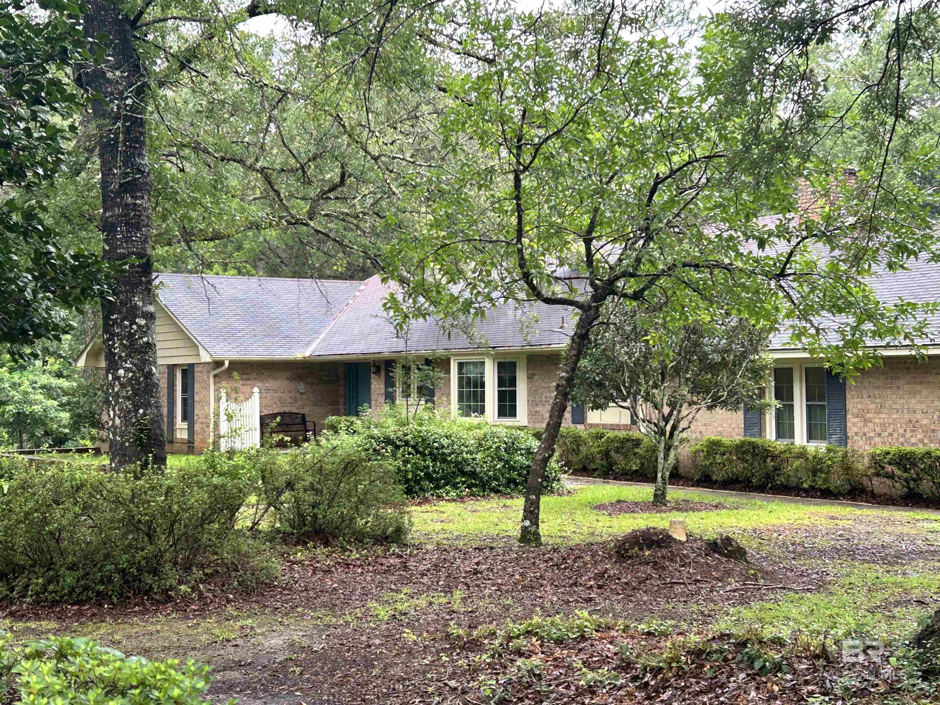 https://zimg.paragon.ice.com/ParagonImages/Property/PG/BCAR/385983/1/0/0/f7cbf6c28b0754d92f17a24393577b68/7/0b14dd1dcad678725bec9f368e2618c8/385983-c98e671f-67f0-4073-8ff9-0346e1e3b761.JPG