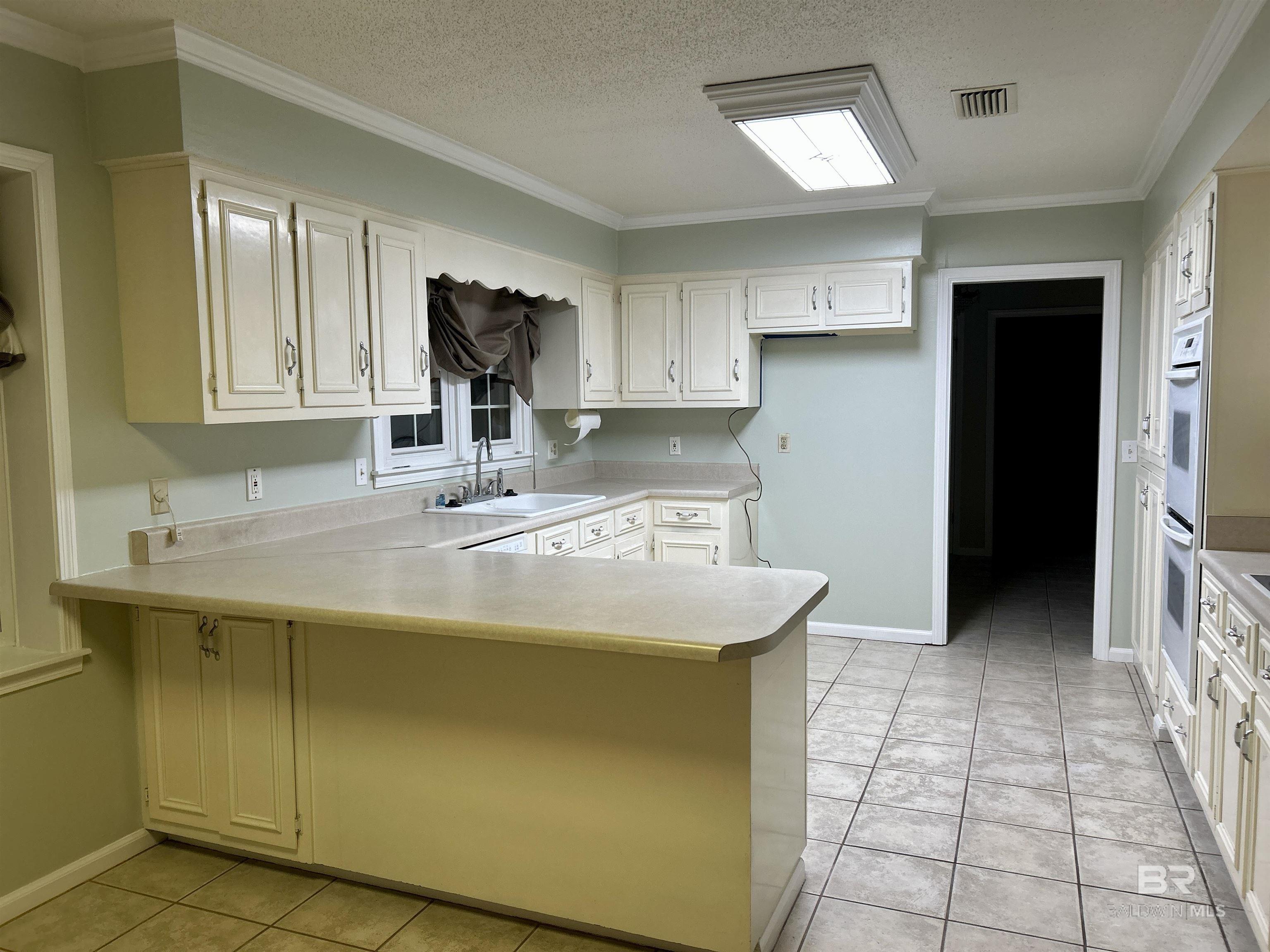https://zimg.paragon.ice.com/ParagonImages/Property/PG/BCAR/385983/17/0/0/1abeeb96d2688a42603848f50bd443fe/7/0b14dd1dcad678725bec9f368e2618c8/385983-5a4f604b-9acc-463c-a356-9a8e469399c0.JPG