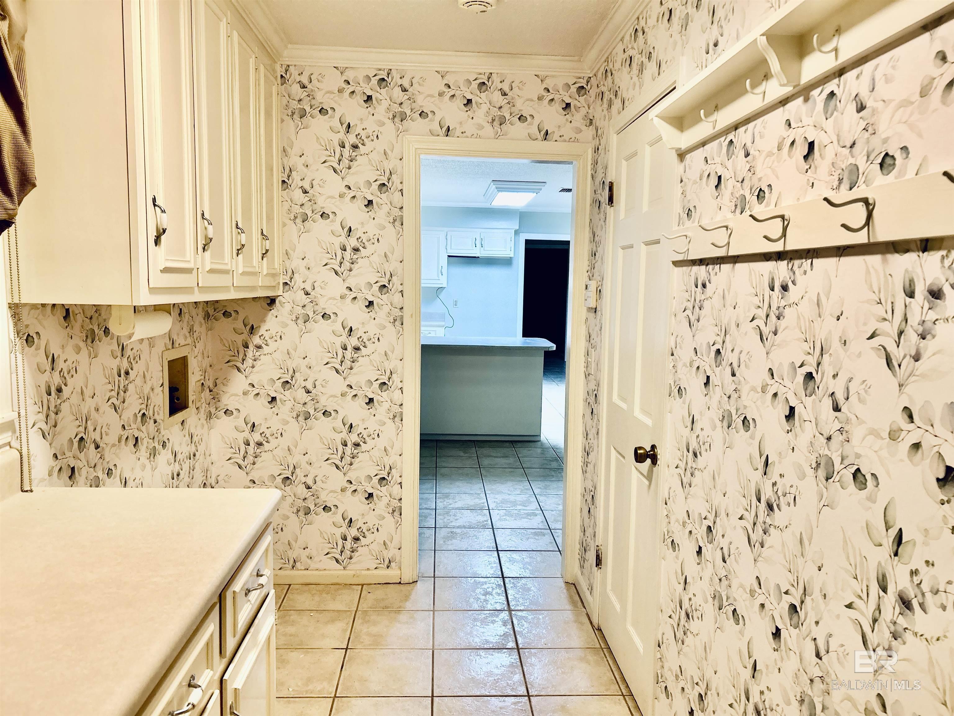 https://zimg.paragon.ice.com/ParagonImages/Property/PG/BCAR/385983/20/0/0/3046cb925d9ac39e621b37a9756f2131/7/0b14dd1dcad678725bec9f368e2618c8/385983-2ae0953c-5329-4e19-bd31-8cba765d00af.JPG