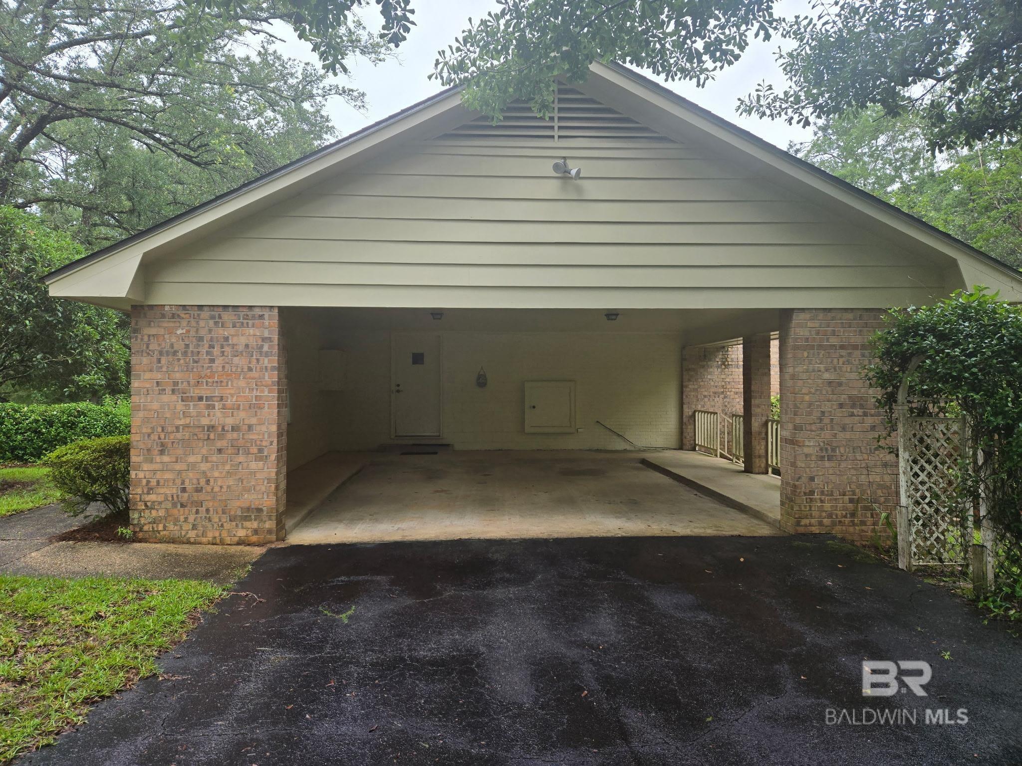 https://zimg.paragon.ice.com/ParagonImages/Property/PG/BCAR/385983/6/0/0/90327a518be176ade9f54c5abe31fea3/7/0b14dd1dcad678725bec9f368e2618c8/385983-155747ed-791e-47db-bacf-ca0bfe08115a.JPG