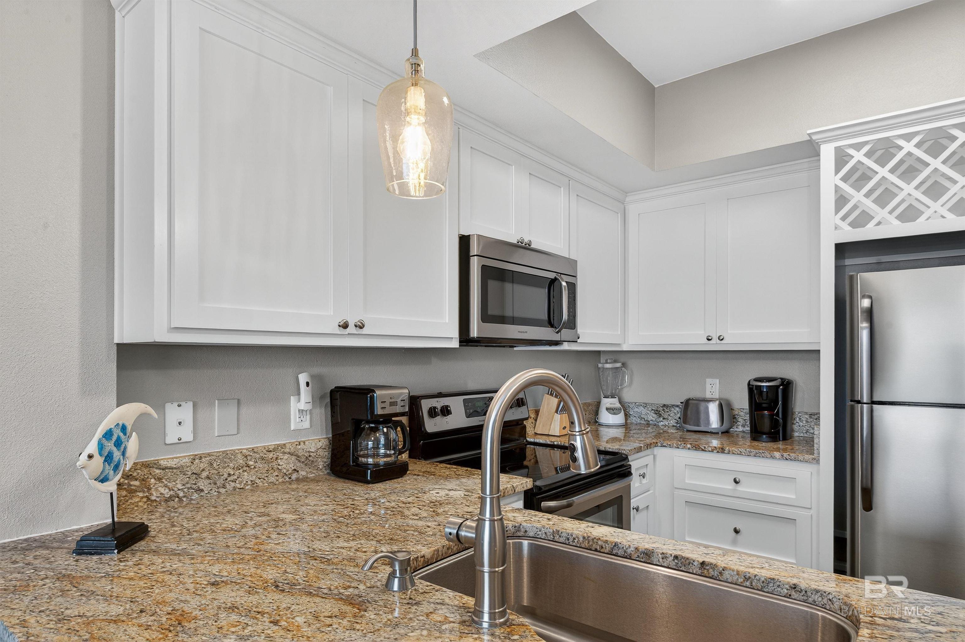https://zimg.paragon.ice.com/ParagonImages/Property/PG/BCAR/386366/37/0/0/e25e599b1d0dd74b500ea03d7f0d9b88/7/6564a7055dca0b5b031d6493d31e182d/386366-740c0dce-9fee-4c8a-b9d5-b87ec9397dbc.JPG
