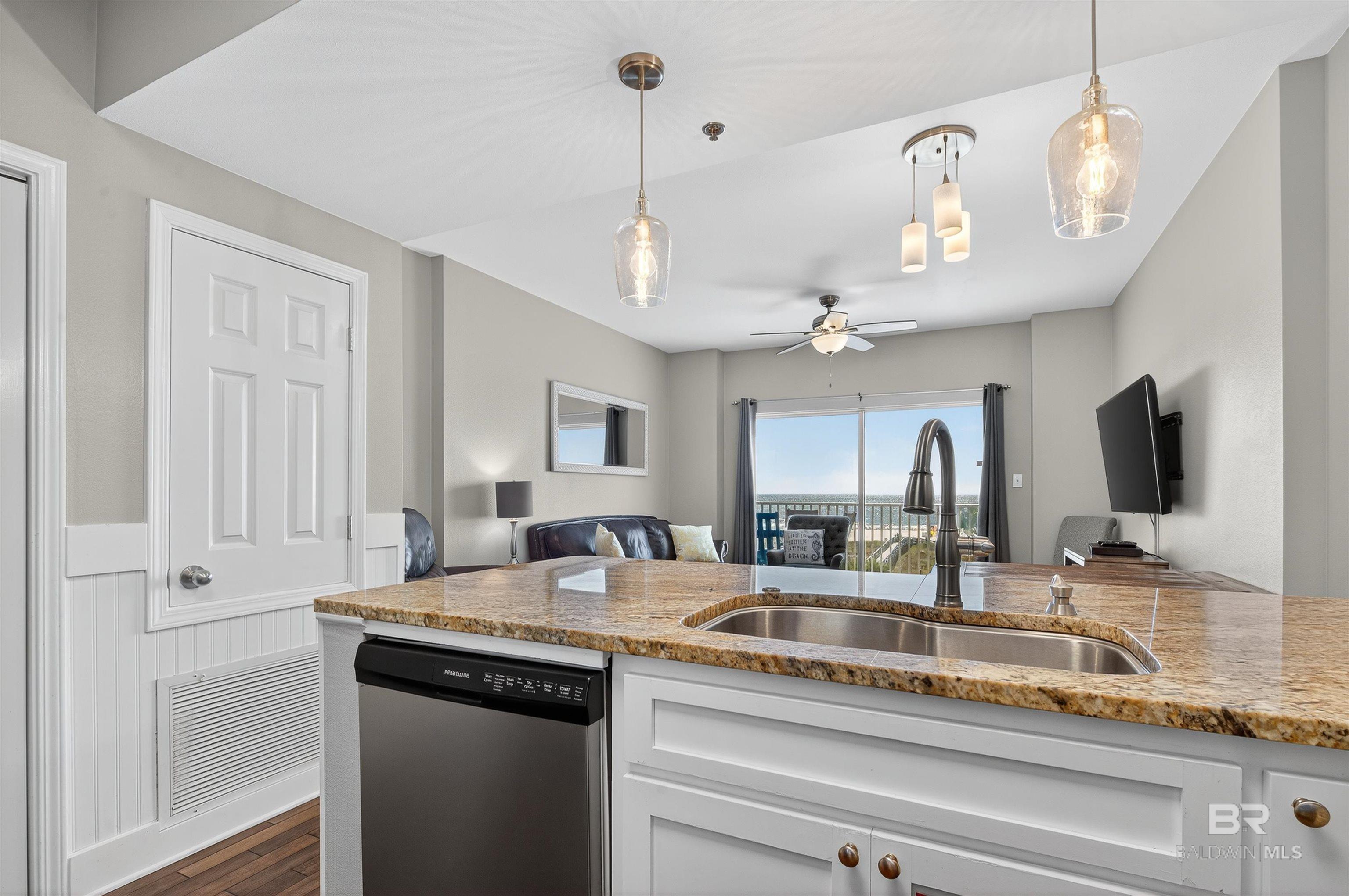 https://zimg.paragon.ice.com/ParagonImages/Property/PG/BCAR/386366/6/0/0/e63a202353f4fa365b99c1cb073851f1/7/6564a7055dca0b5b031d6493d31e182d/386366-fd8b980c-599e-4de9-a6a8-5a73df405e3e.JPG