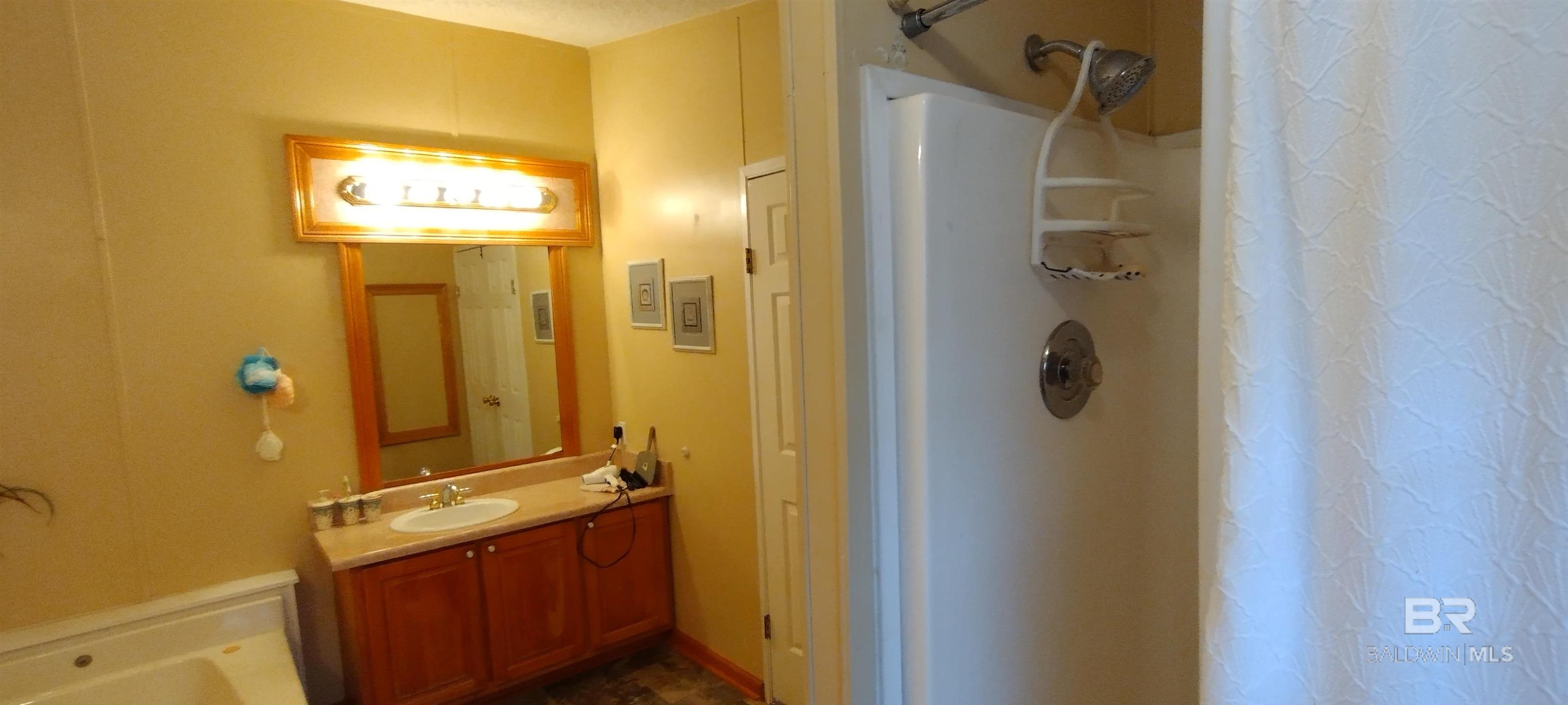 1887 Suavez Drive, Lillian, AL, 36549-5268