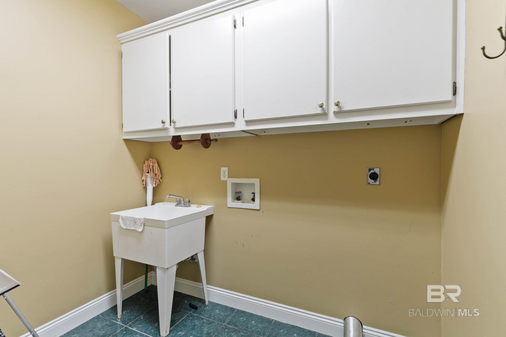 Spanish Fort, AL, 36527