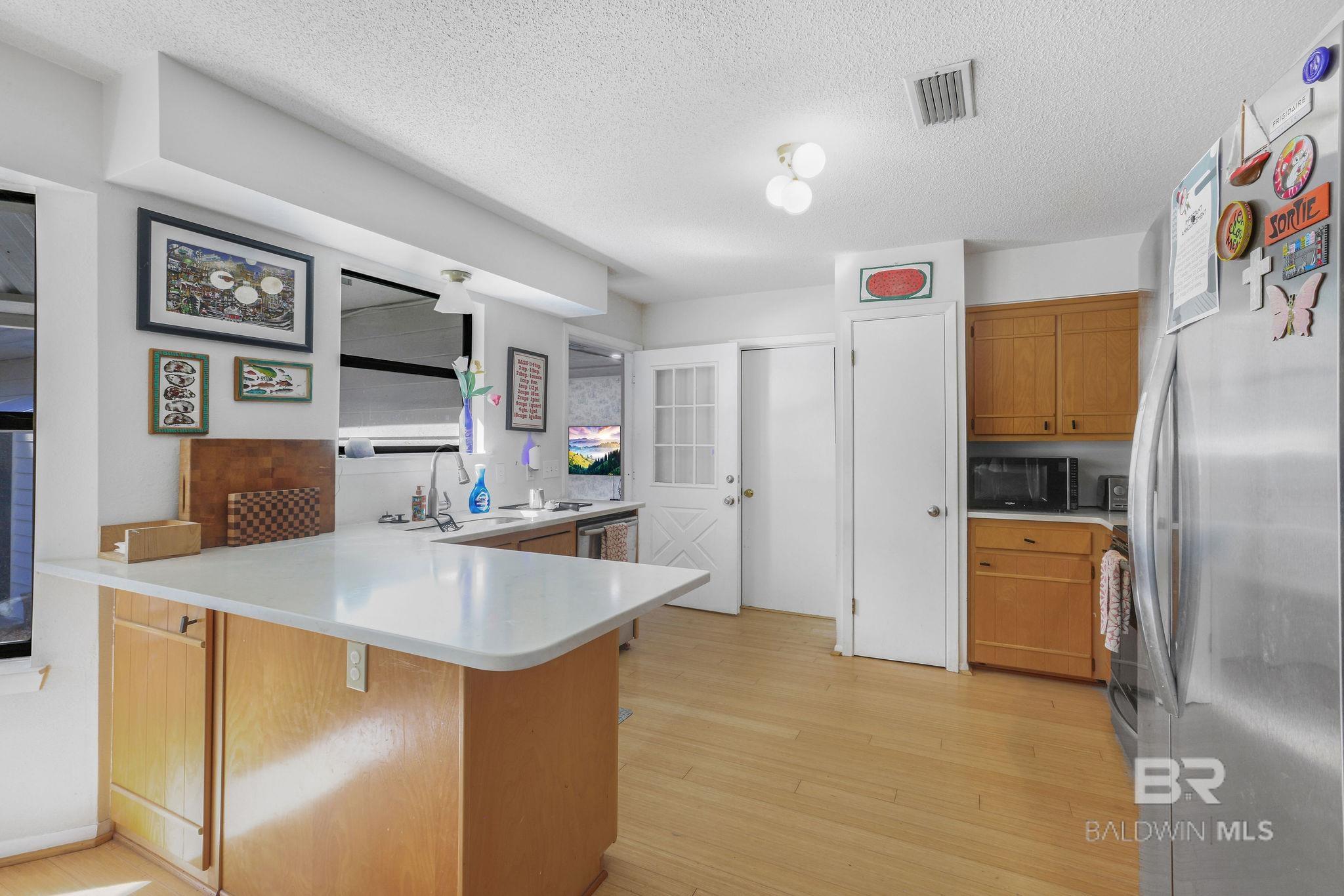 231 W Canal Drive, Gulf Shores, AL, 36542