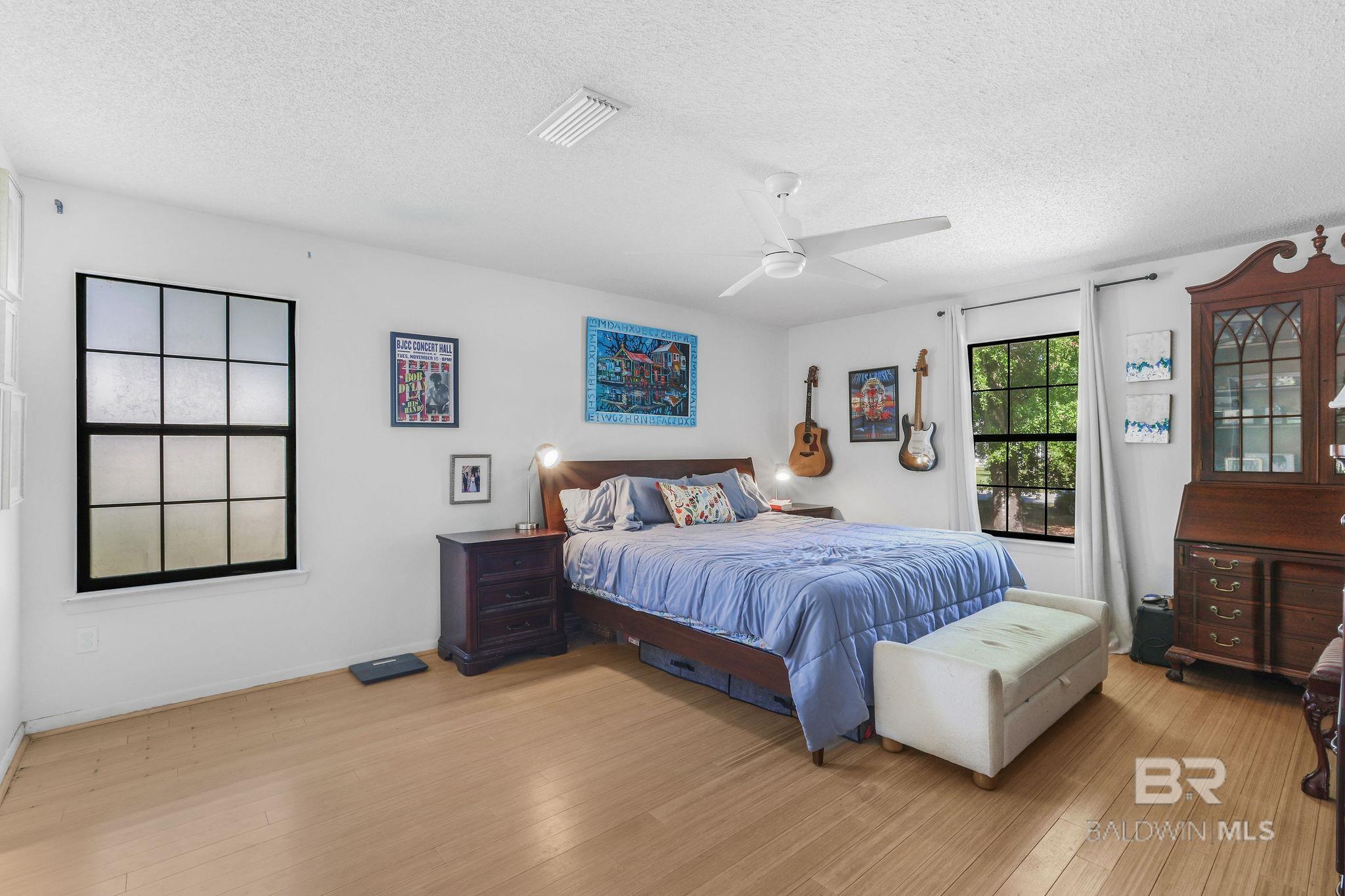 231 W Canal Drive, Gulf Shores, AL, 36542