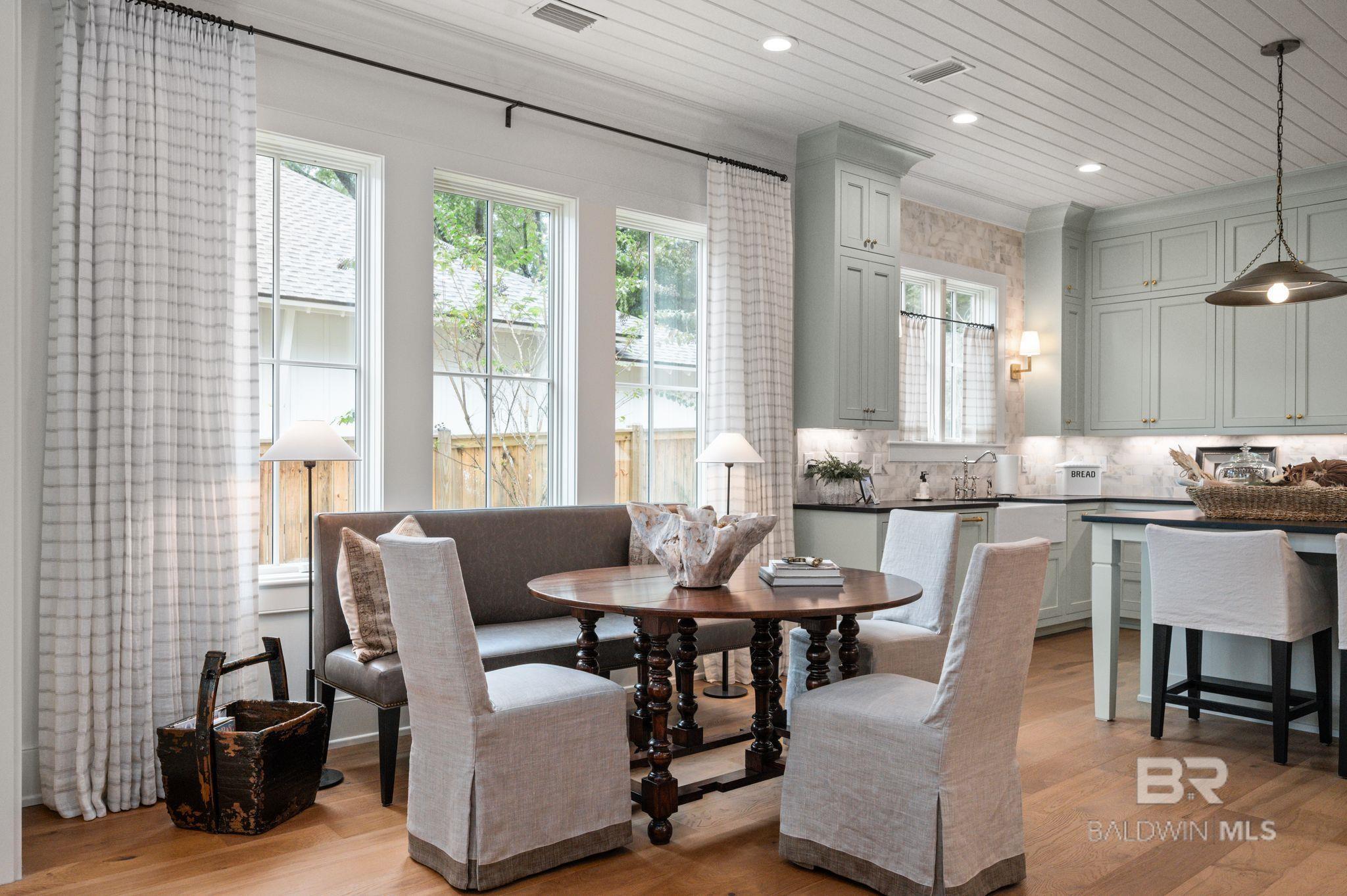 https://zimg.paragon.ice.com/ParagonImages/Property/PG/BCAR/387390/10/0/0/ddcb52ff4a711cffe588760cdb36998e/7/7593c8035b4531f14f025dd8f2dfc69e/387390-b931e12a-f7dd-4cc0-9124-39496d054418.JPG