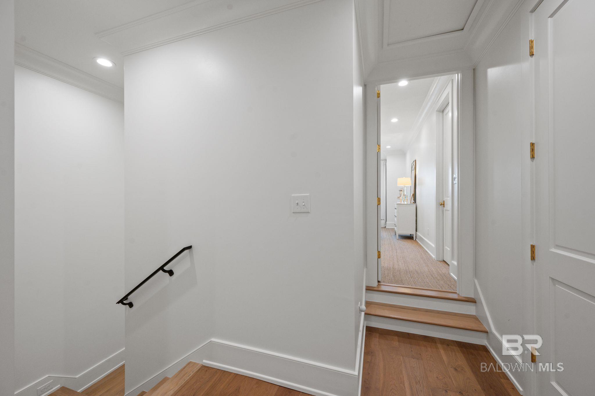 https://zimg.paragon.ice.com/ParagonImages/Property/PG/BCAR/387390/37/0/0/01ce97fc0d7d7d9b022815e6fc4148cc/7/7593c8035b4531f14f025dd8f2dfc69e/387390-d0910b68-9b90-433d-b8c3-469d35e2b699.JPG